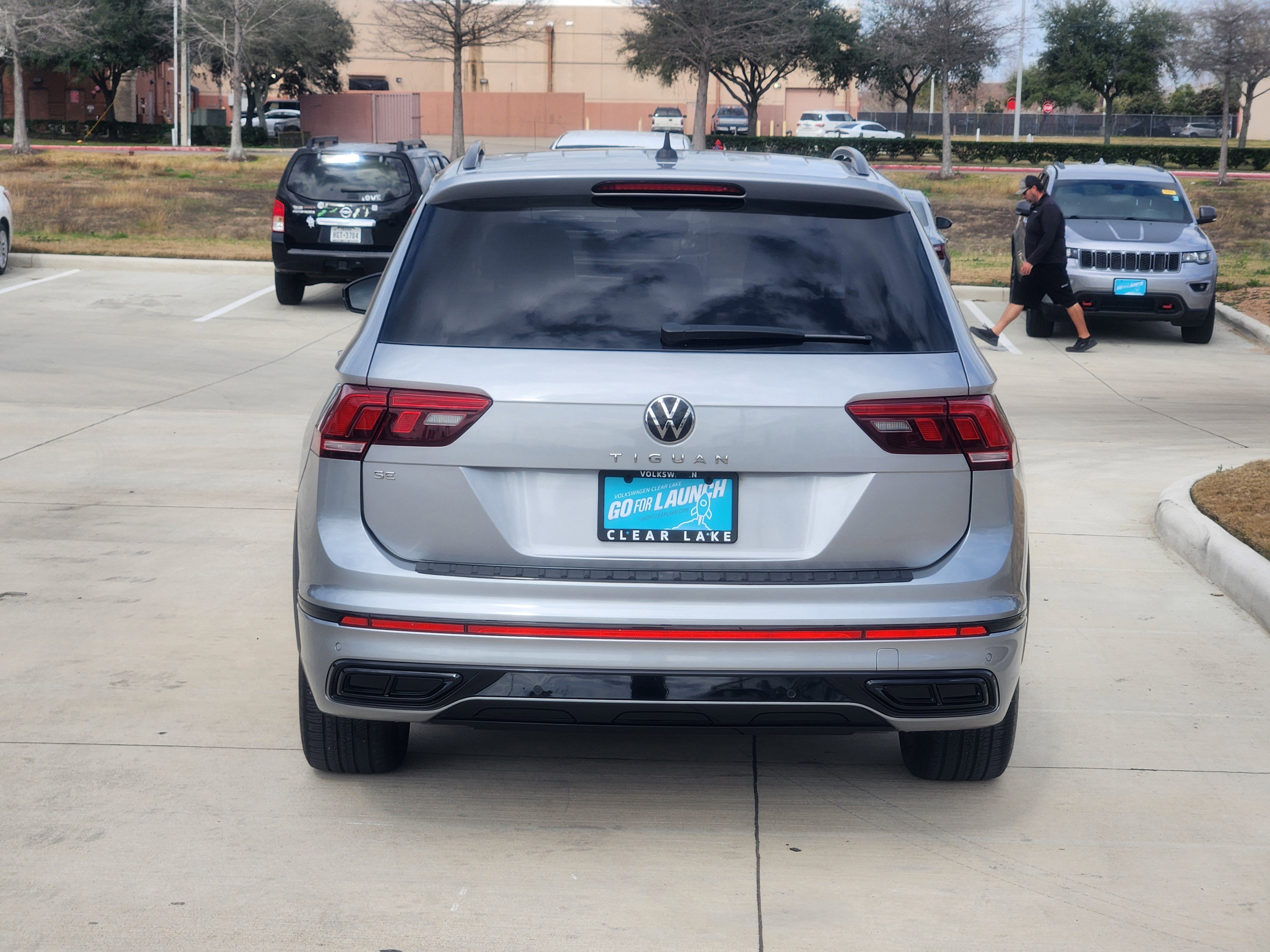 2023 Volkswagen Tiguan SE R-Line Black