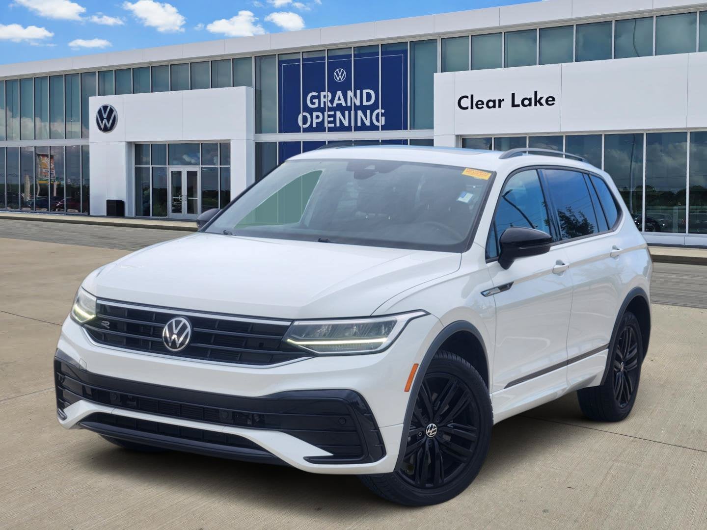 2022 Volkswagen Tiguan SE R-Line Black