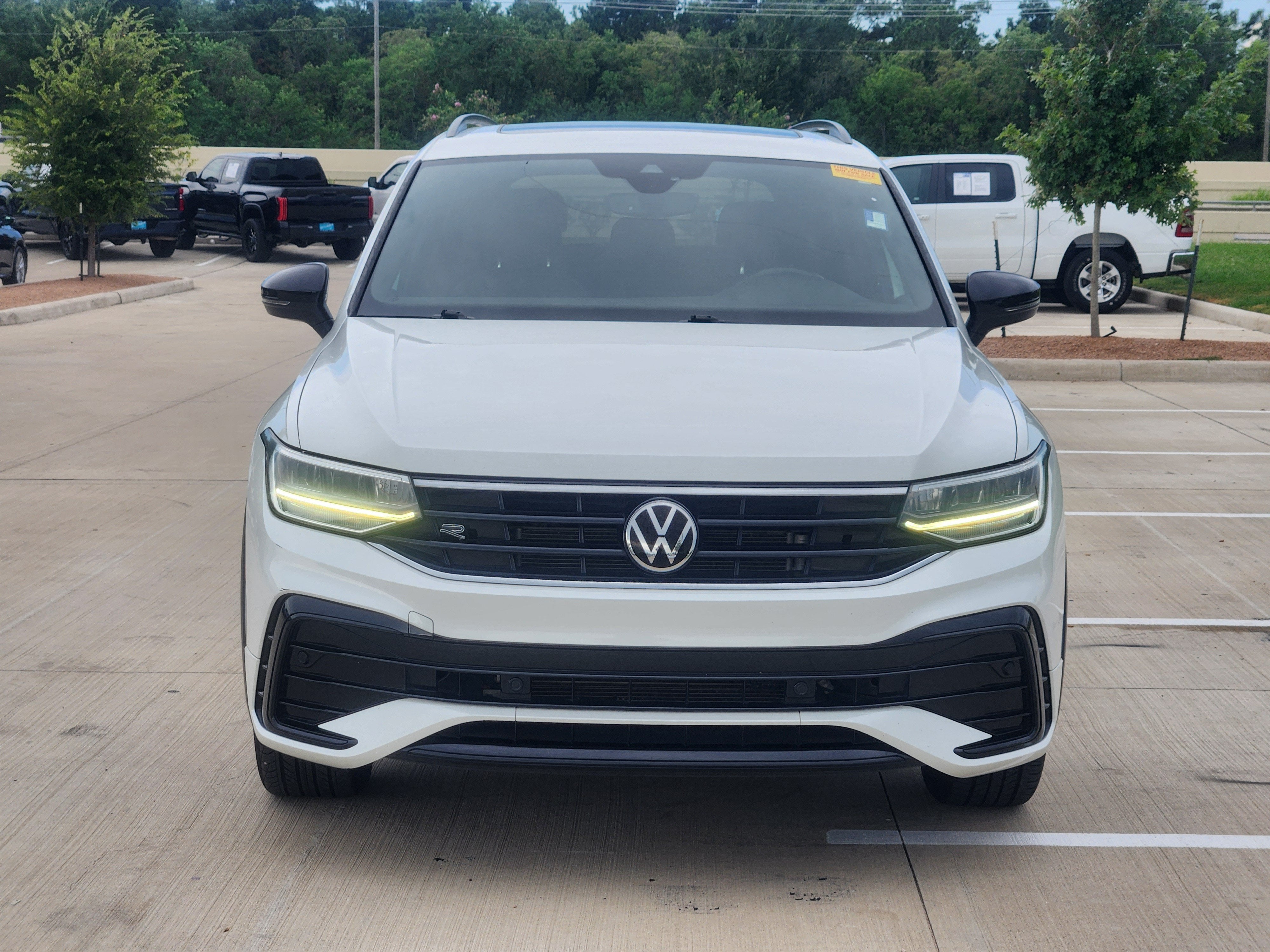 2022 Volkswagen Tiguan SE R-Line Black