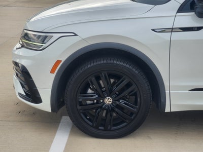 2022 Volkswagen Tiguan SE R-Line Black