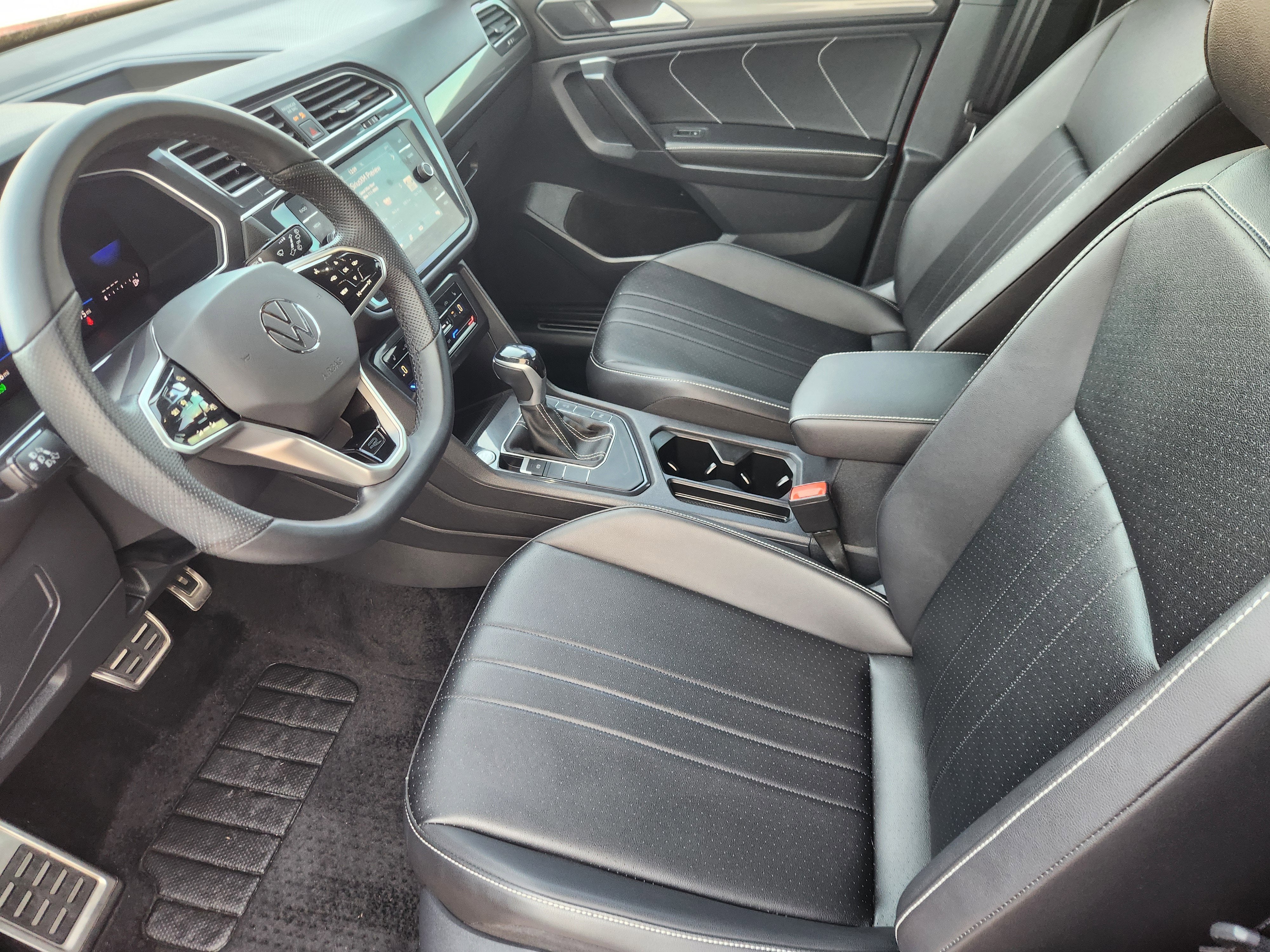 2024 Volkswagen Tiguan SE R-Line Black