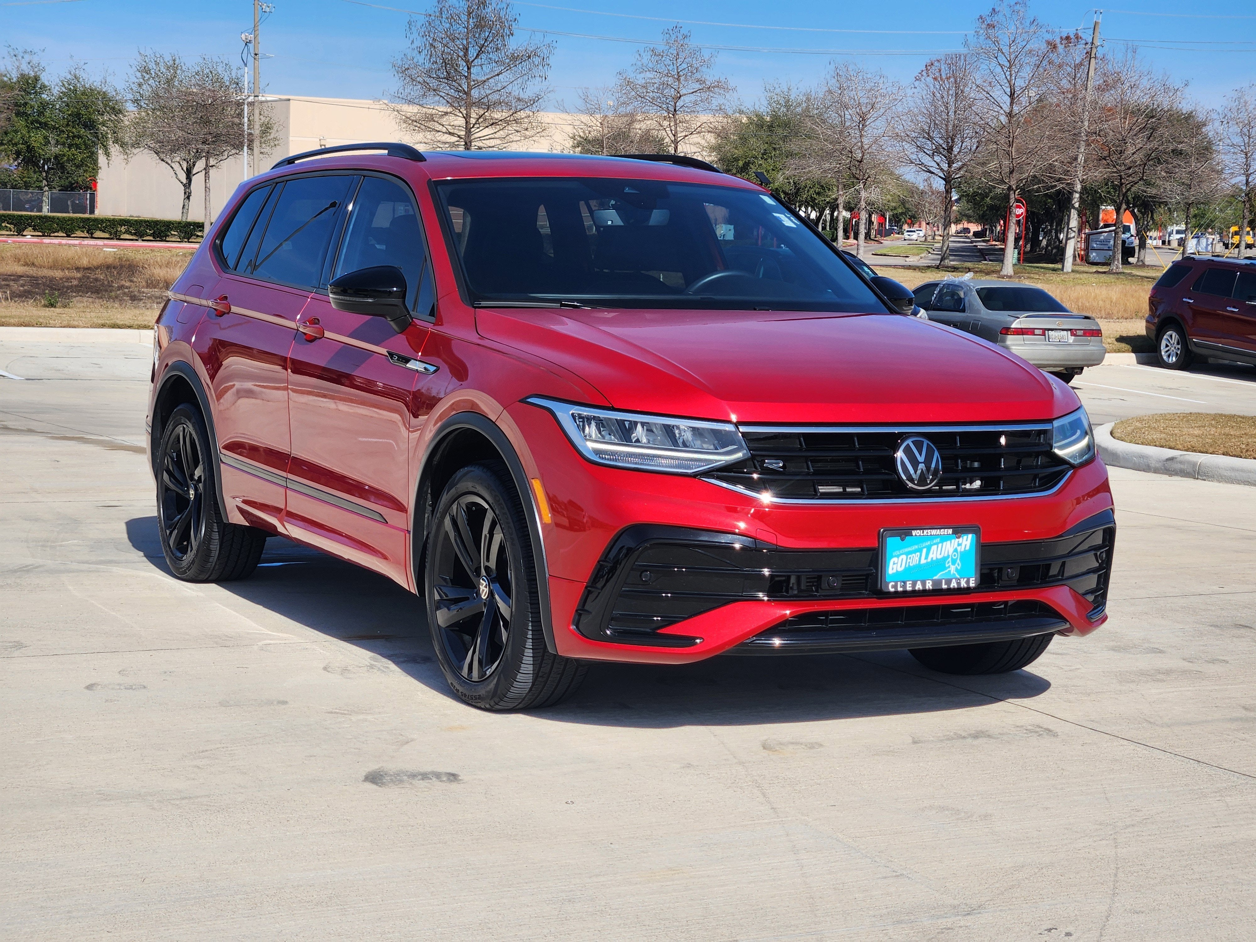 2024 Volkswagen Tiguan SE R-Line Black