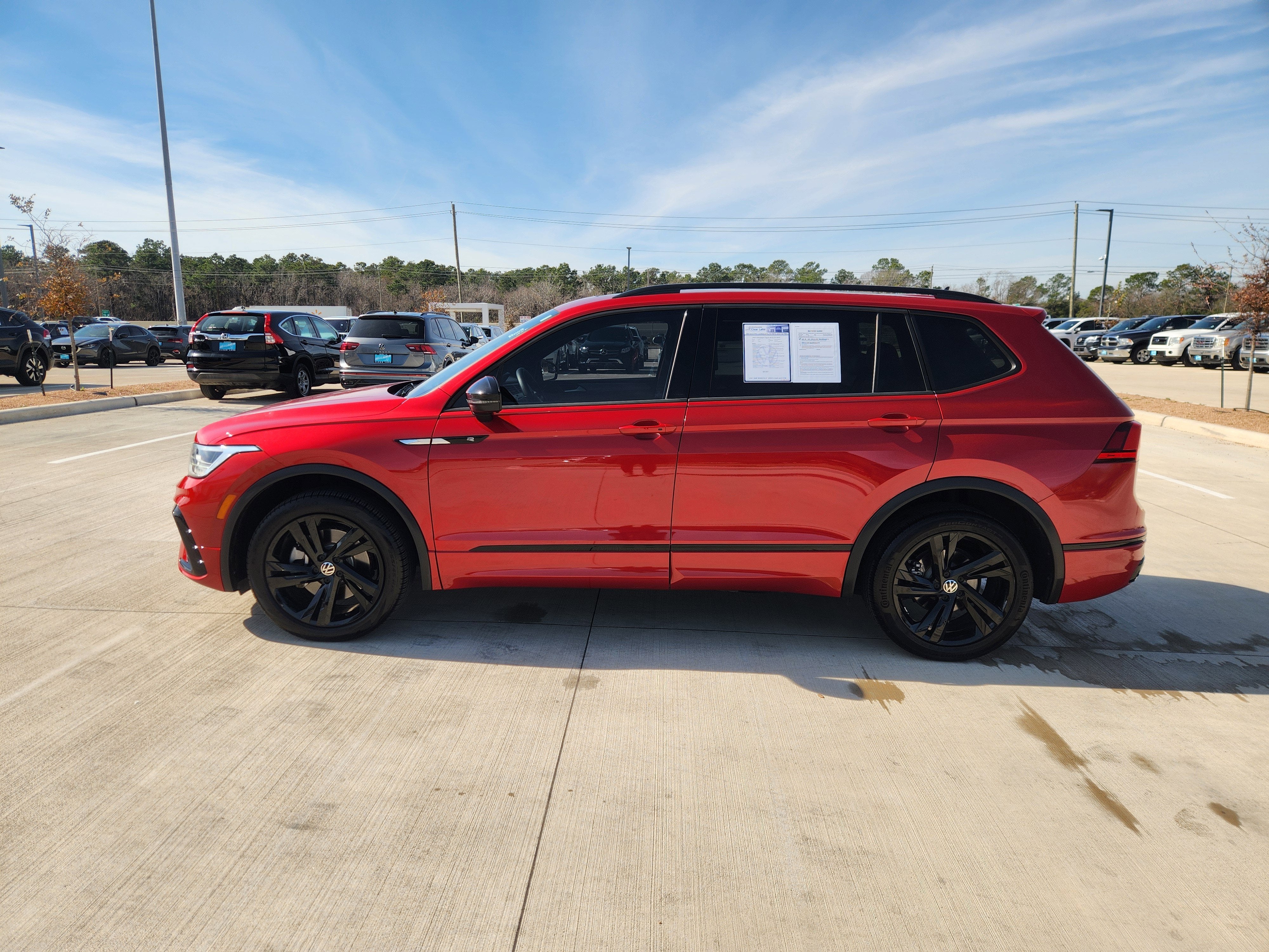 2024 Volkswagen Tiguan SE R-Line Black