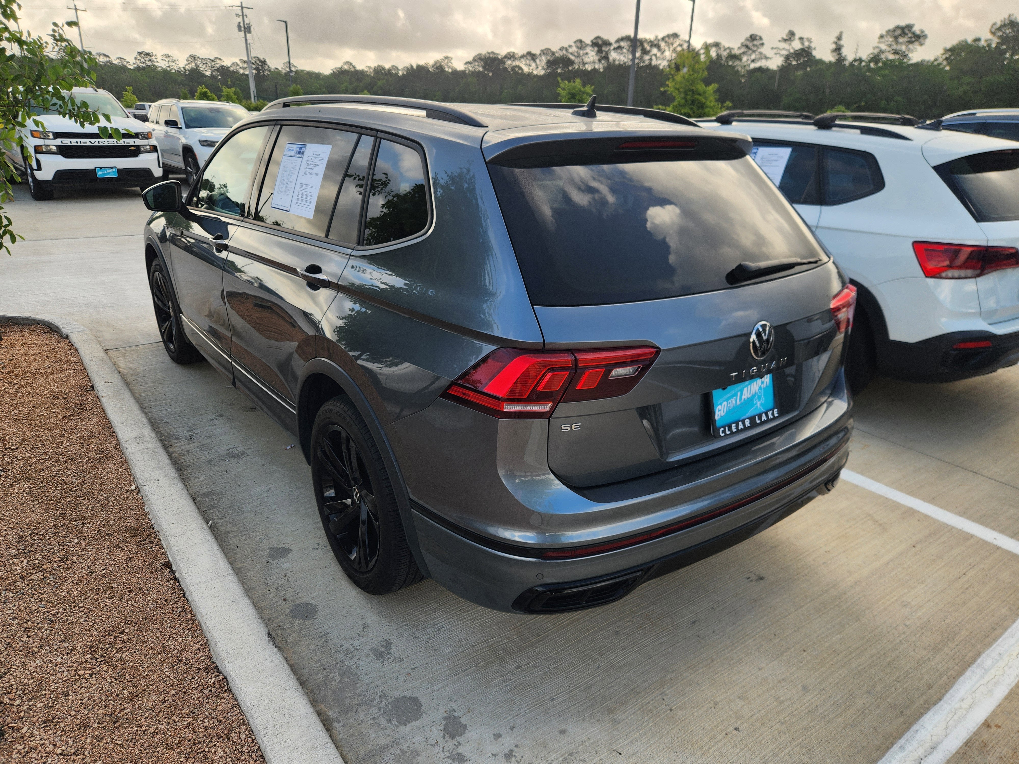 2024 Volkswagen Tiguan SE R-Line Black