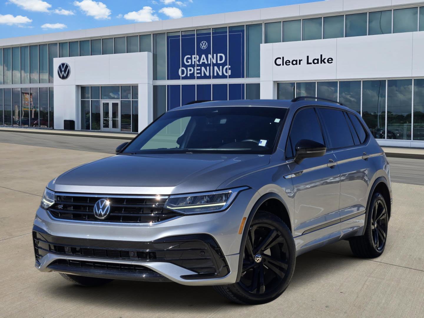 2023 Volkswagen Tiguan SE R-LINE BLACK