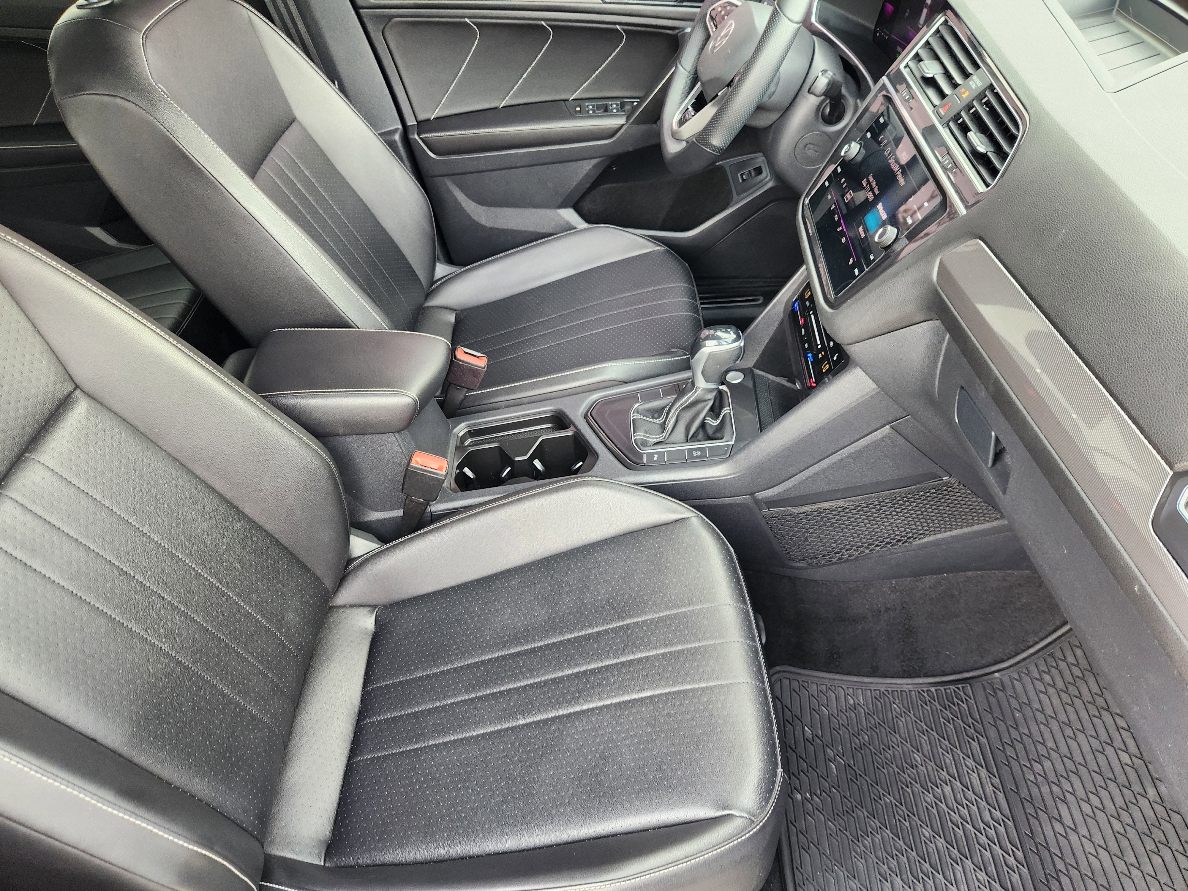 2022 Volkswagen Tiguan SE R-Line Black