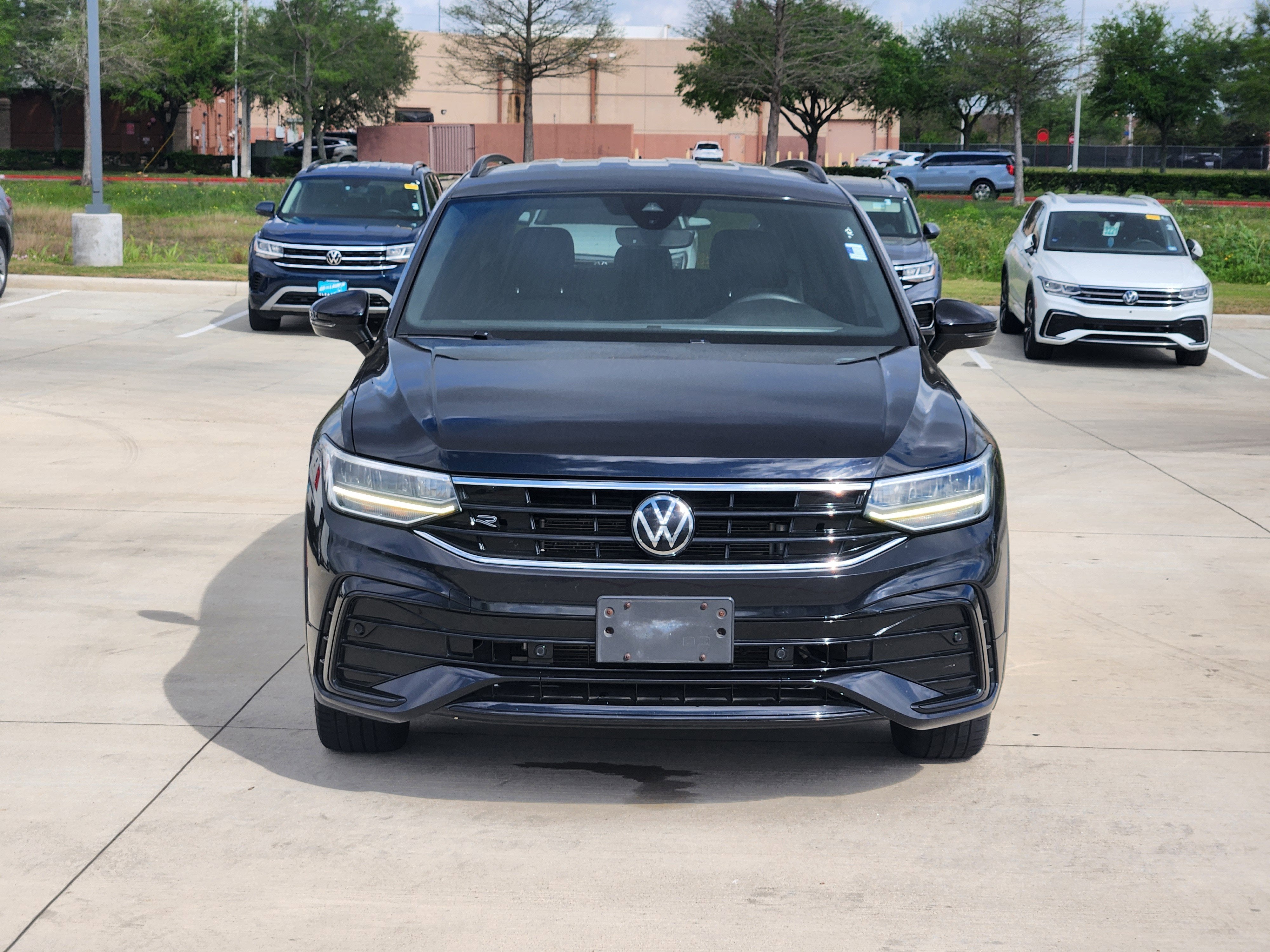 2022 Volkswagen Tiguan SE R-Line Black