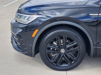 2022 Volkswagen Tiguan SE R-Line Black
