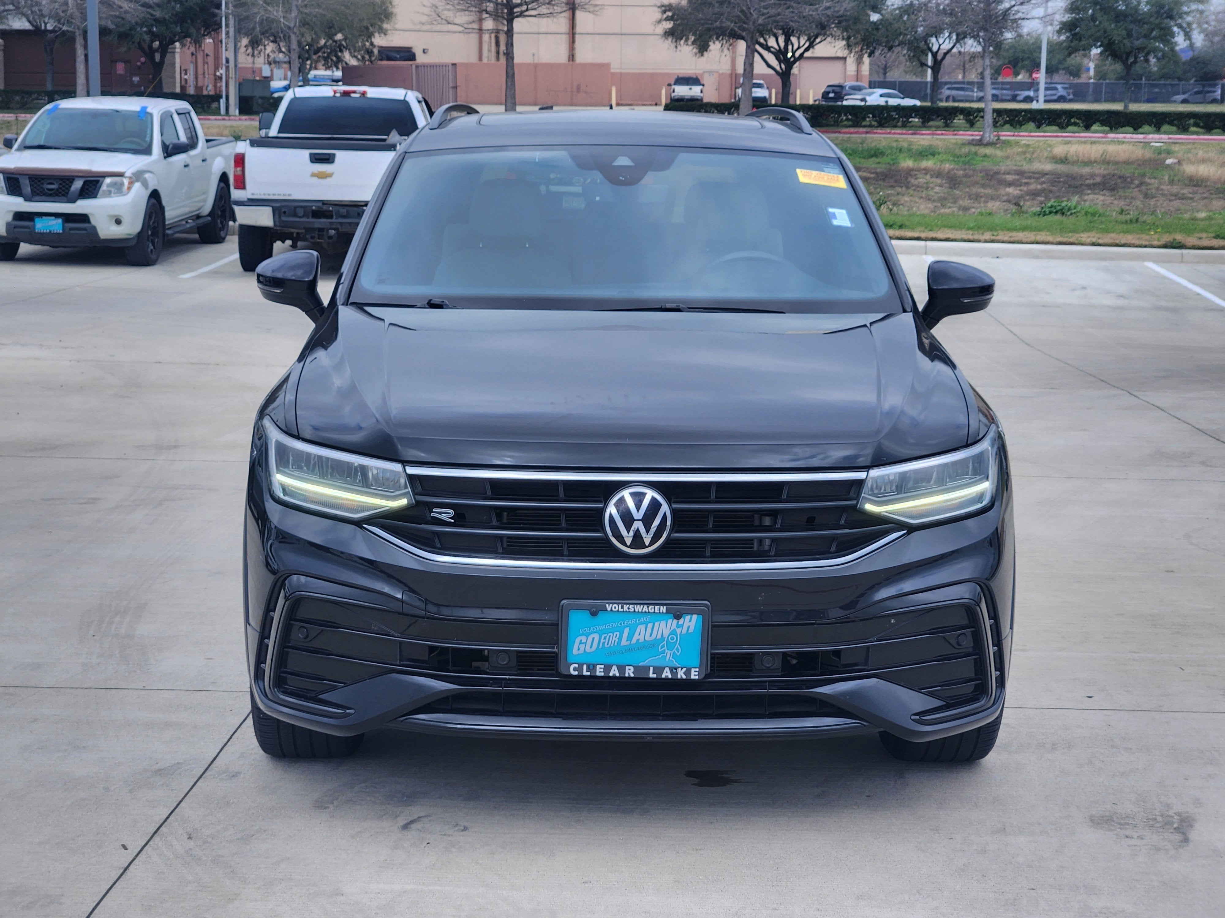 2023 Volkswagen Tiguan SE R-Line Black