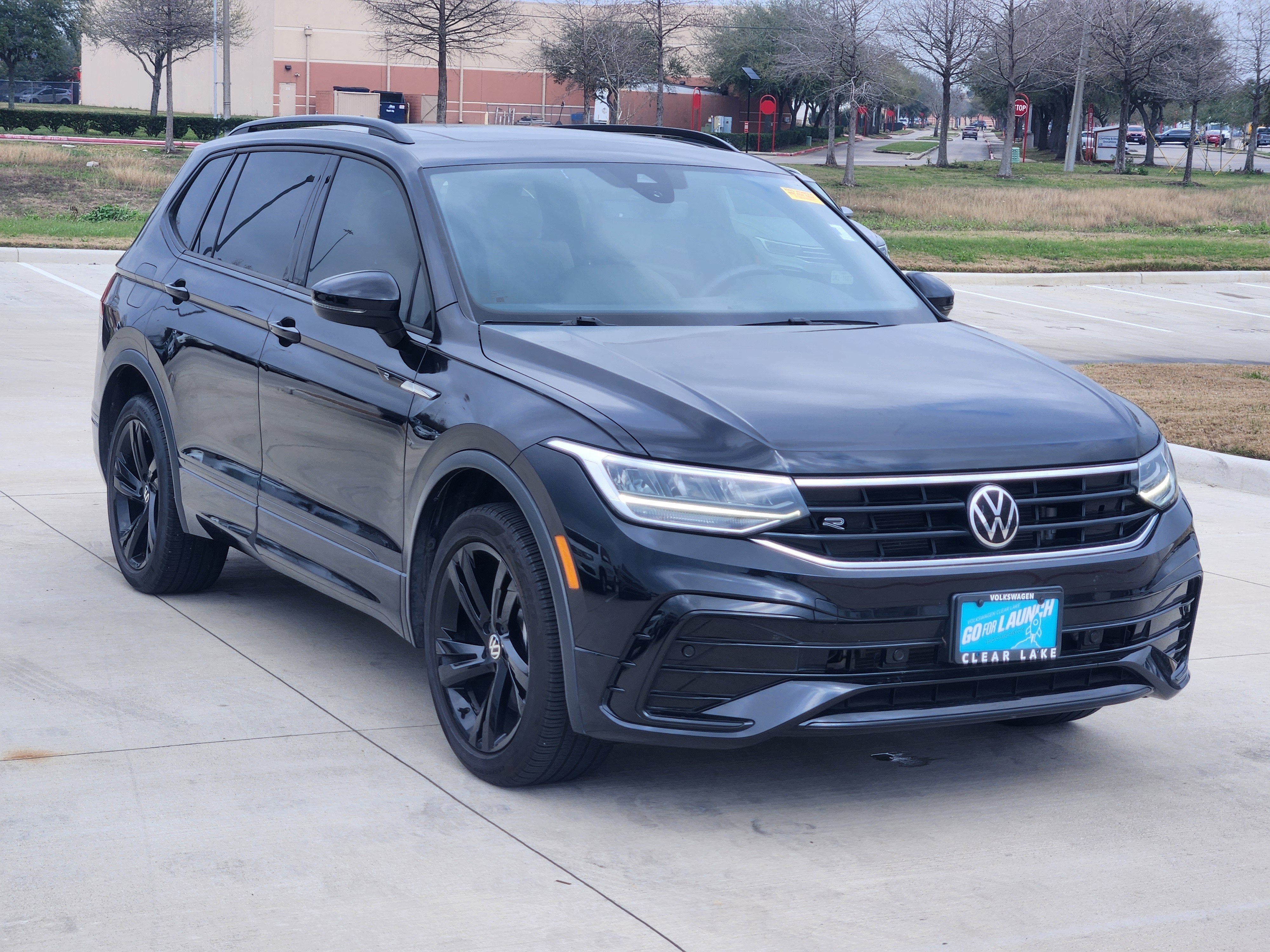 2023 Volkswagen Tiguan SE R-Line Black