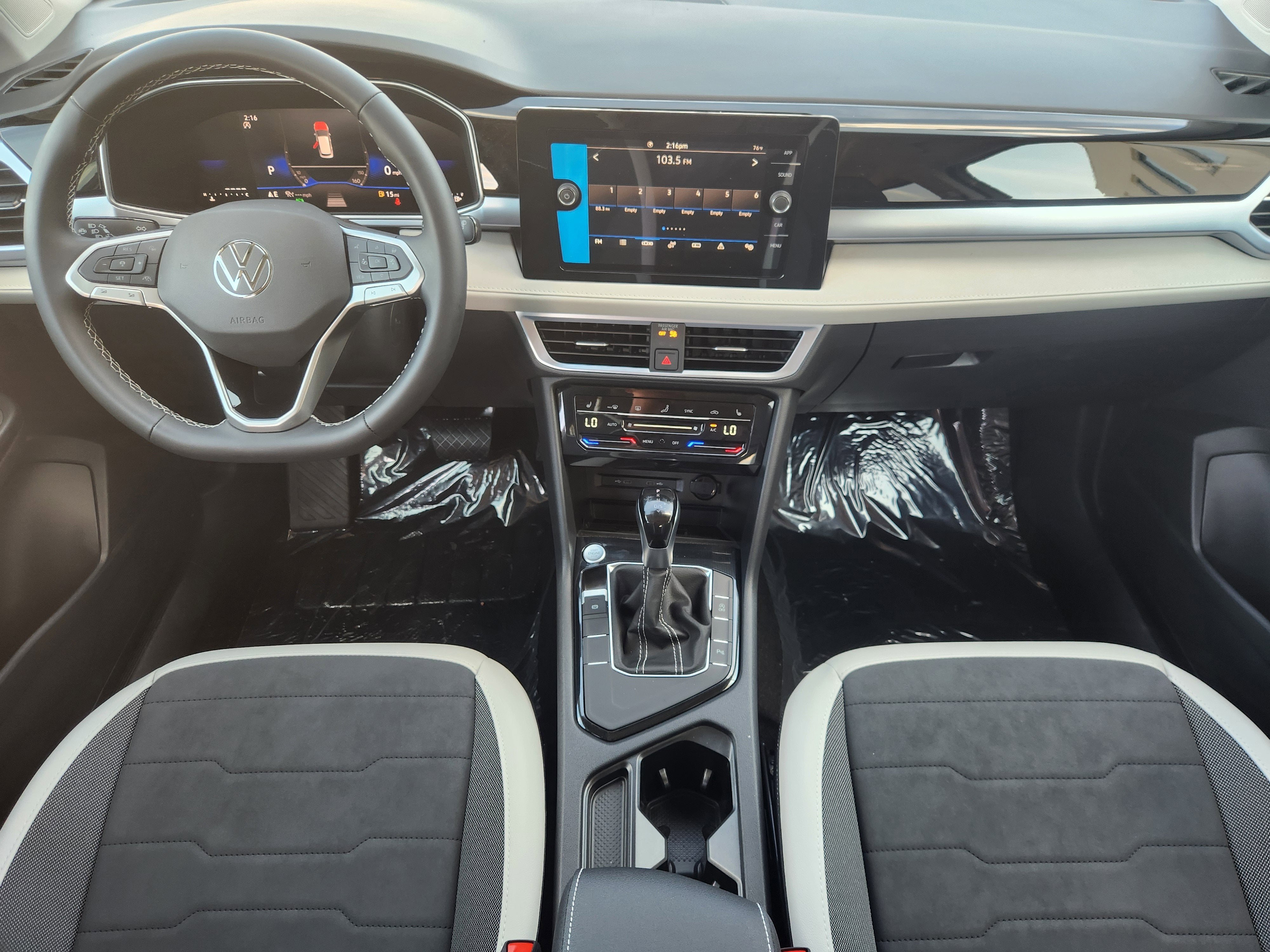 2026 Volkswagen Taos SE