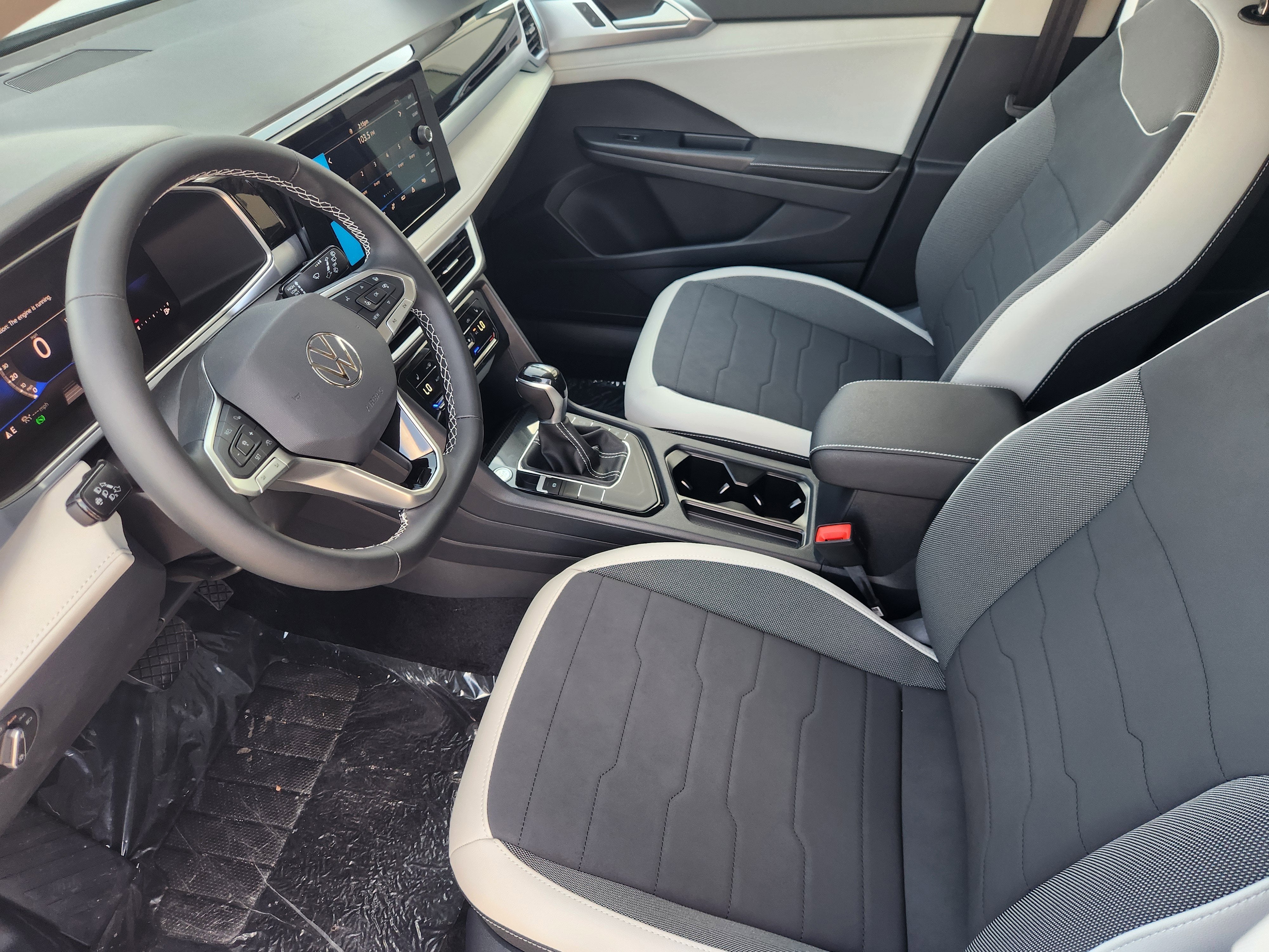 2026 Volkswagen Taos SE