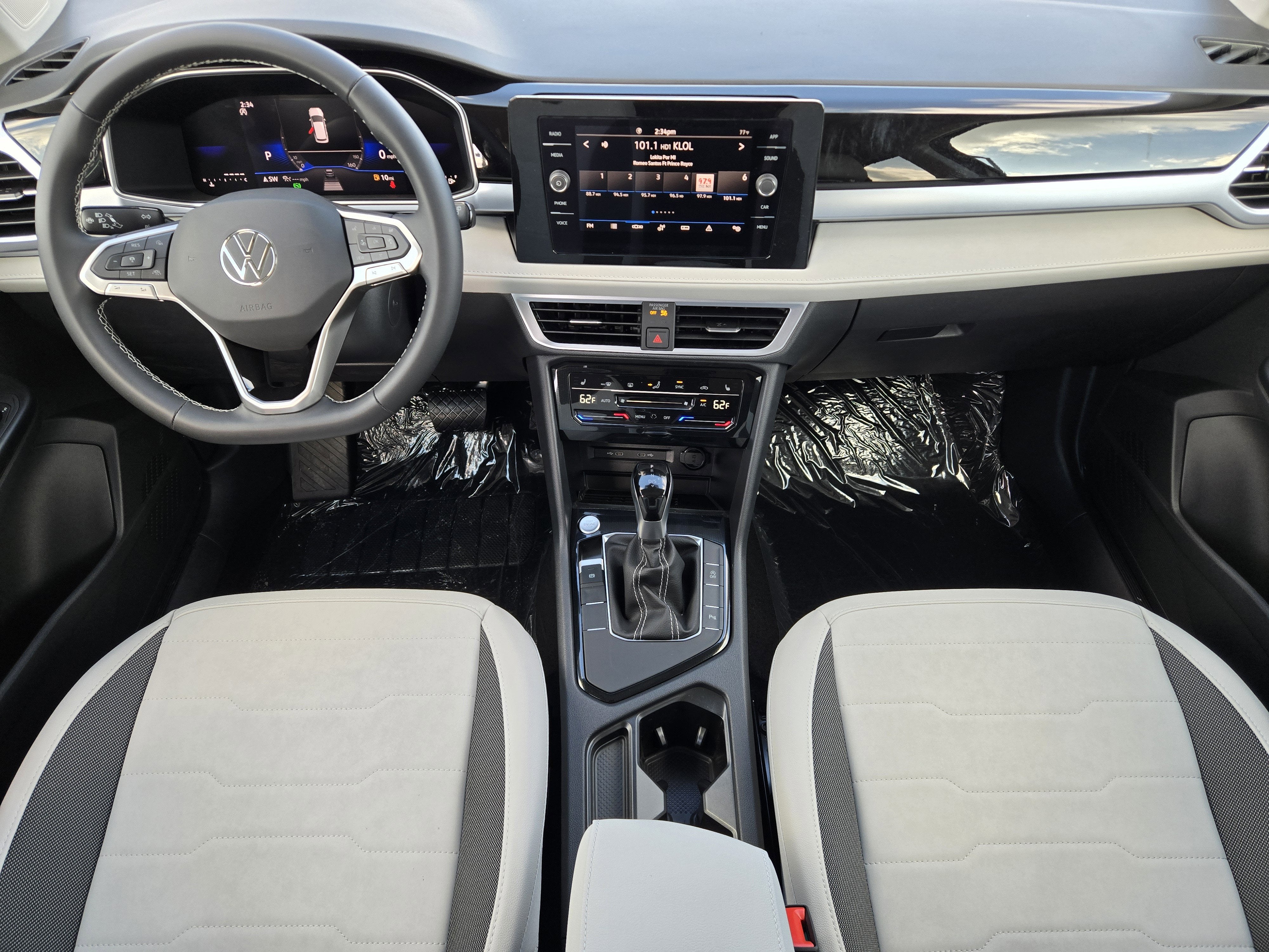 2026 Volkswagen Taos SE