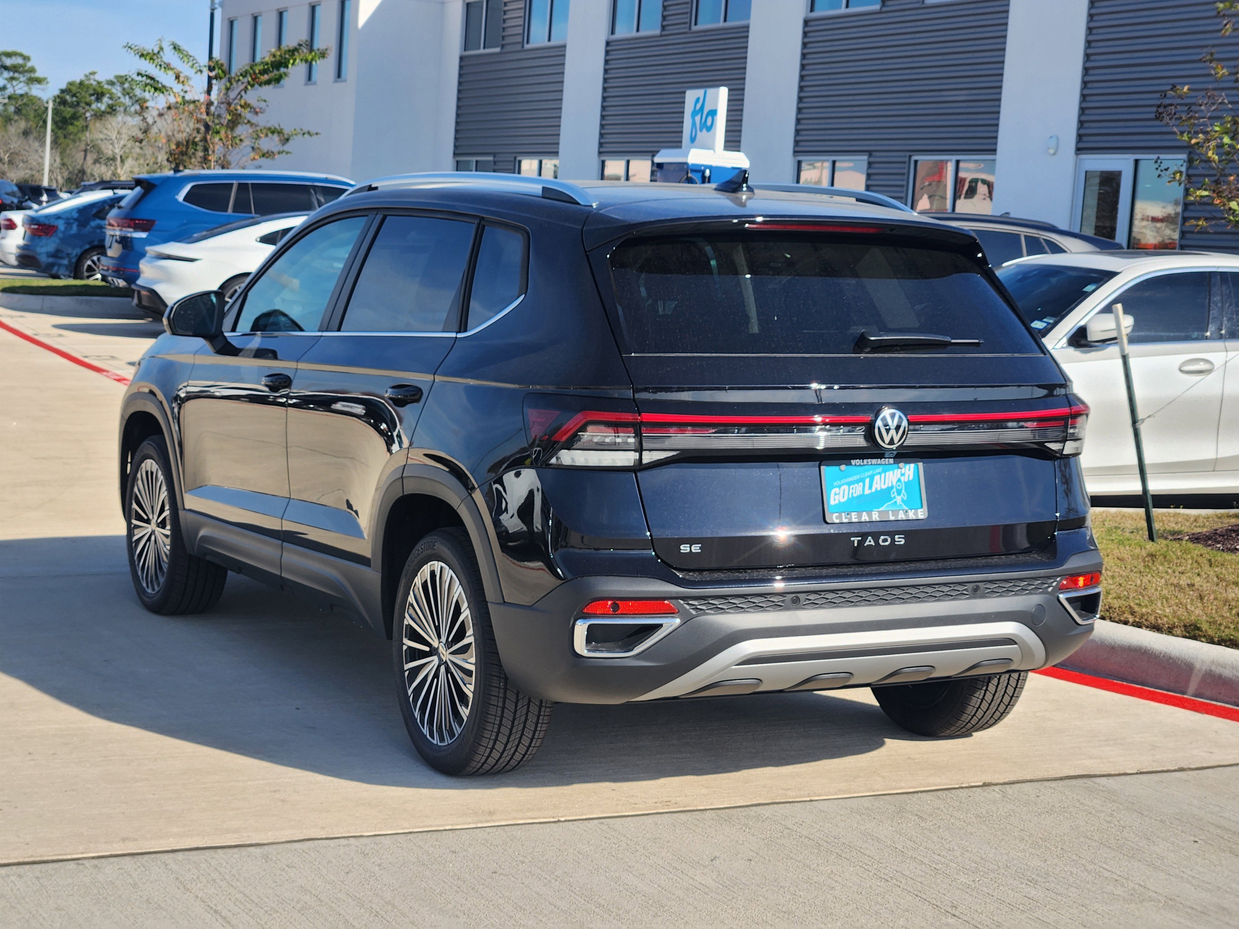 2026 Volkswagen Taos SE