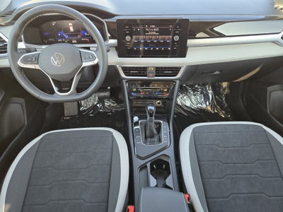 2026 Volkswagen Taos SE