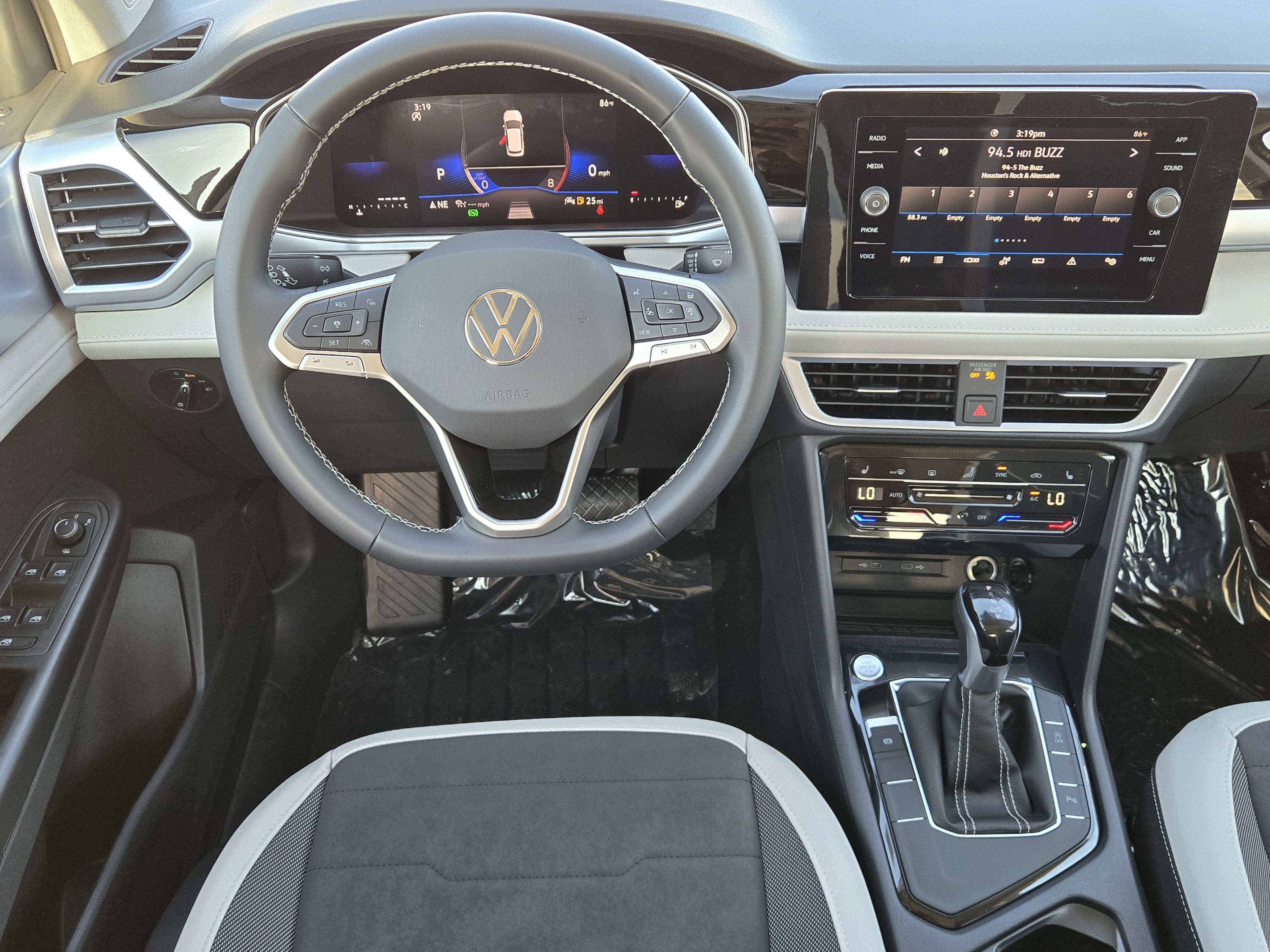 2026 Volkswagen Taos SE