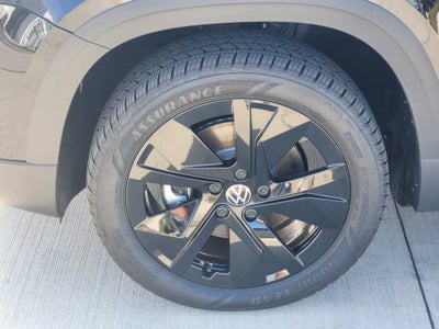 2026 Volkswagen Taos SE