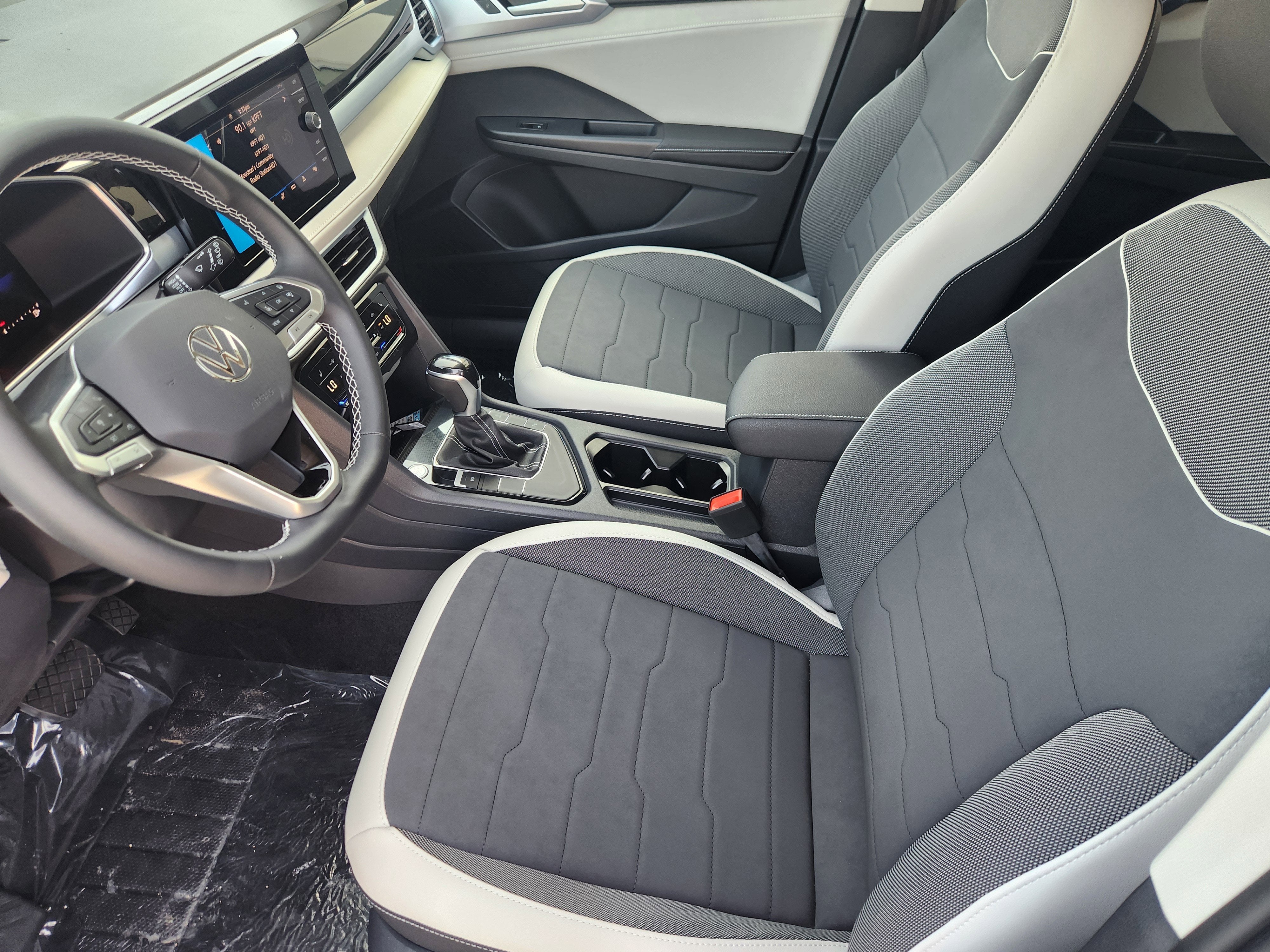 2026 Volkswagen Taos SE