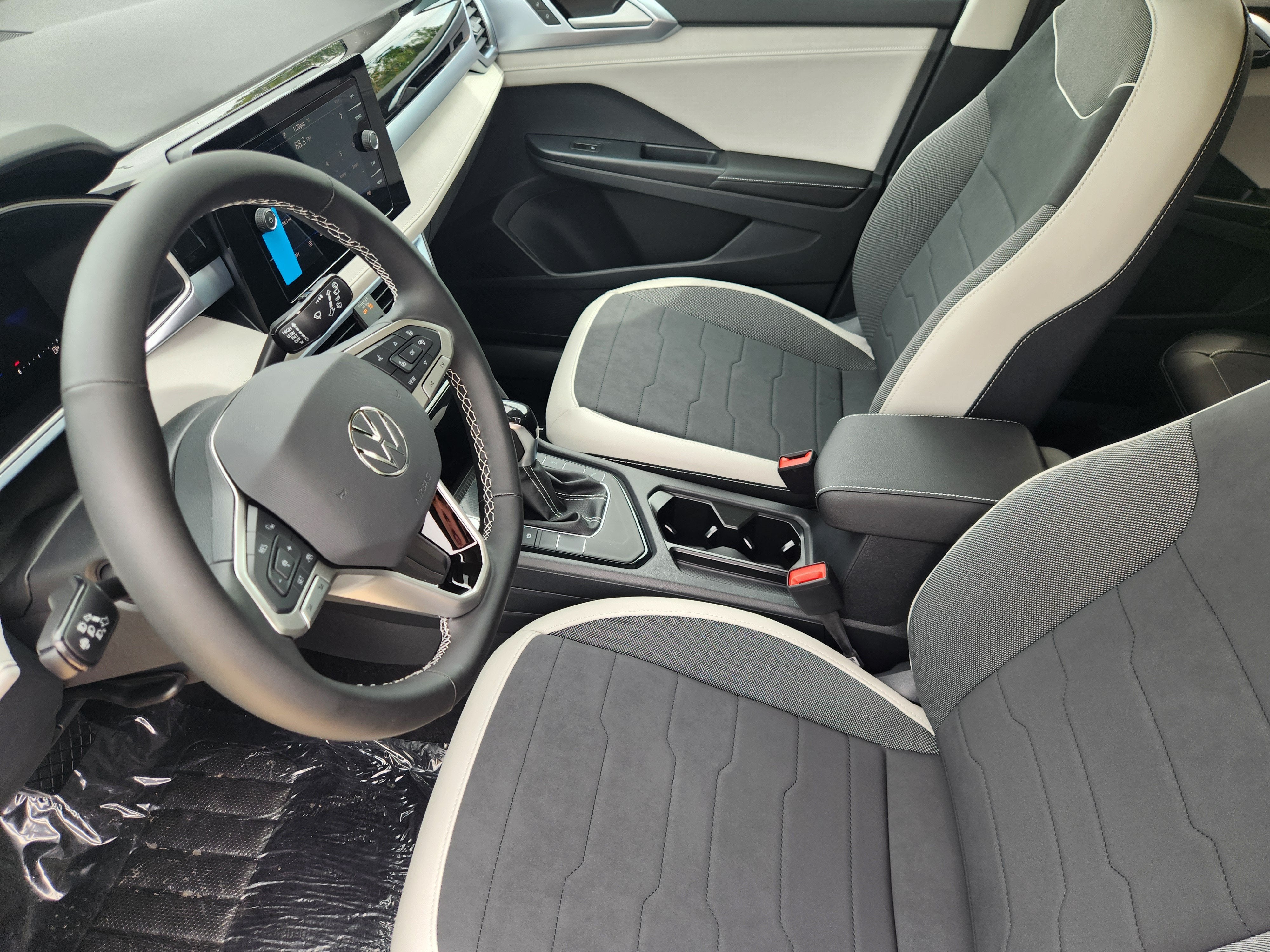 2027 Volkswagen Taos SE