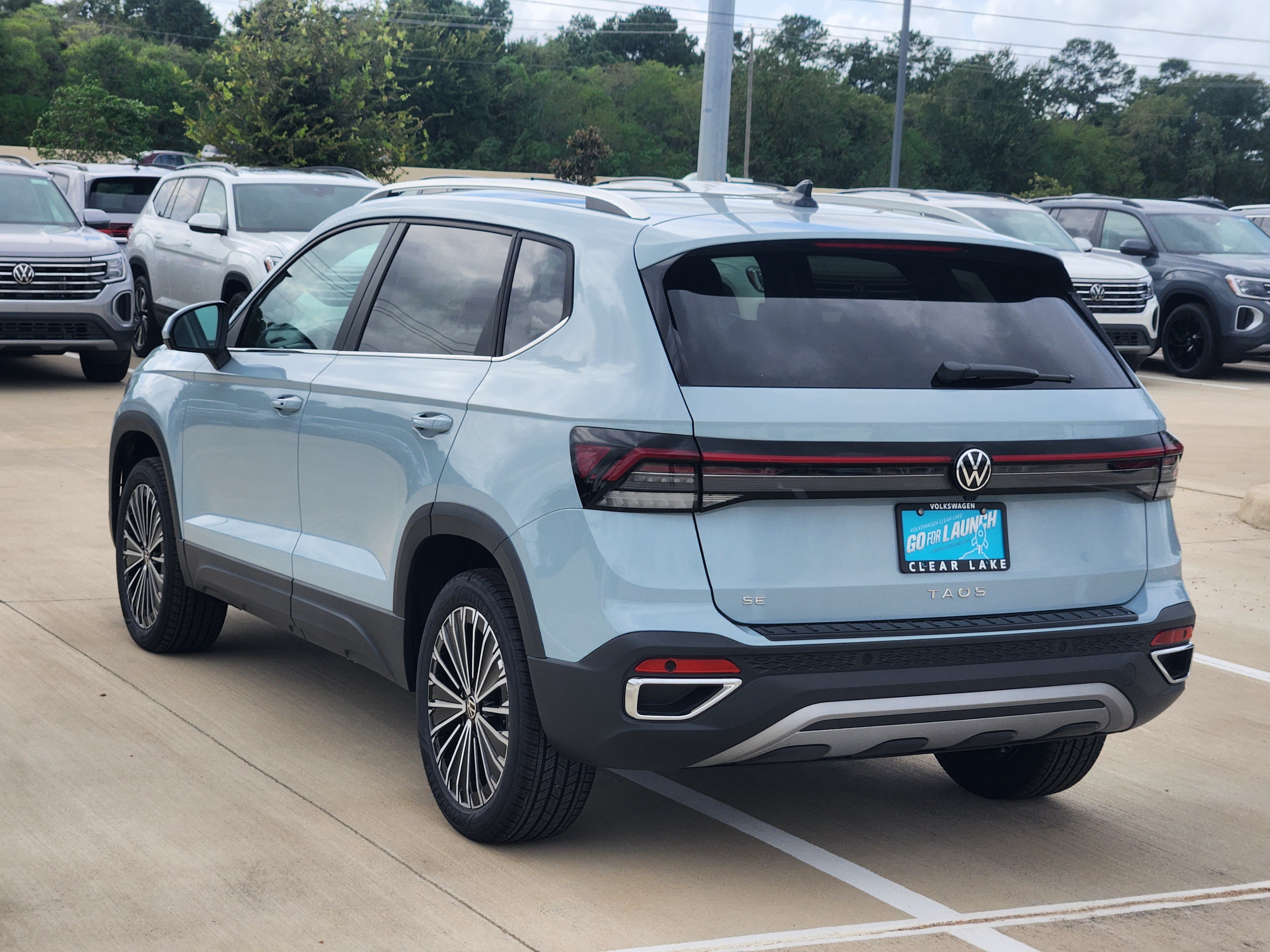 2027 Volkswagen Taos SE
