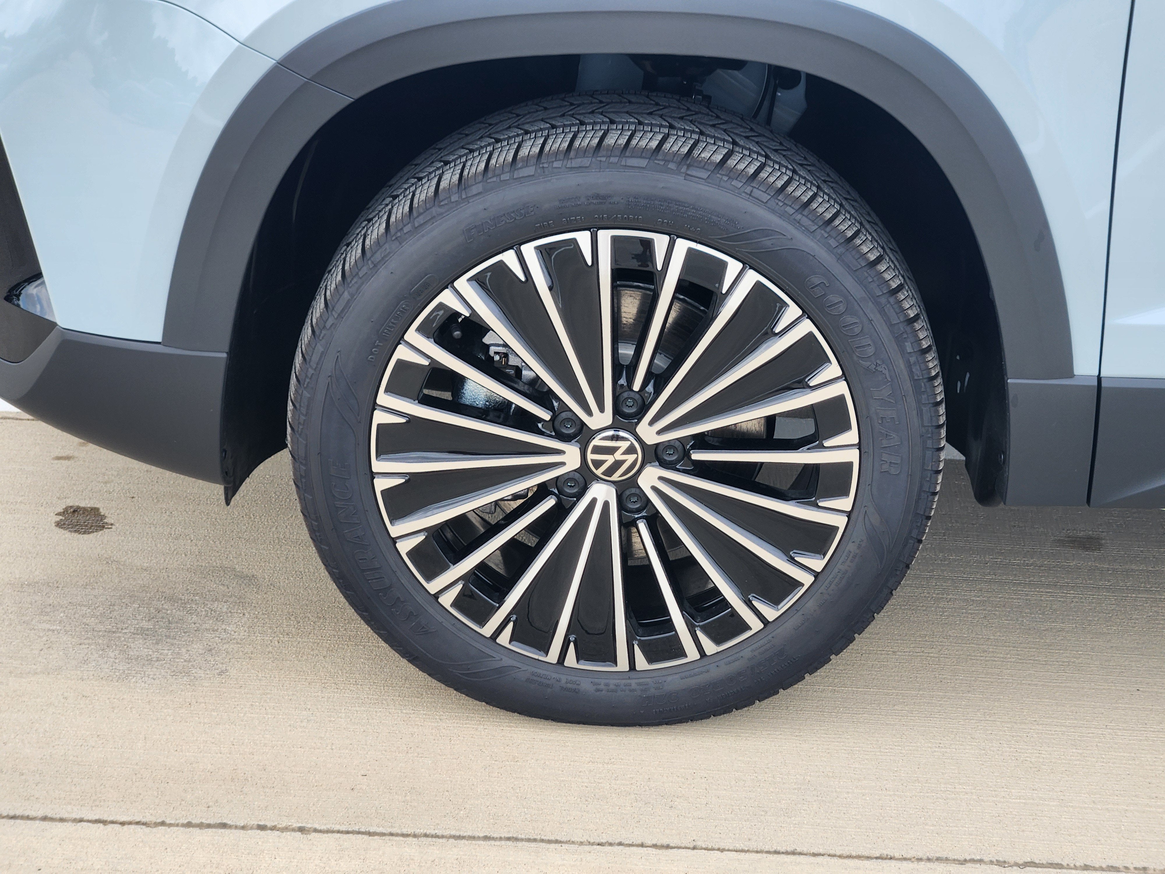 2027 Volkswagen Taos SE