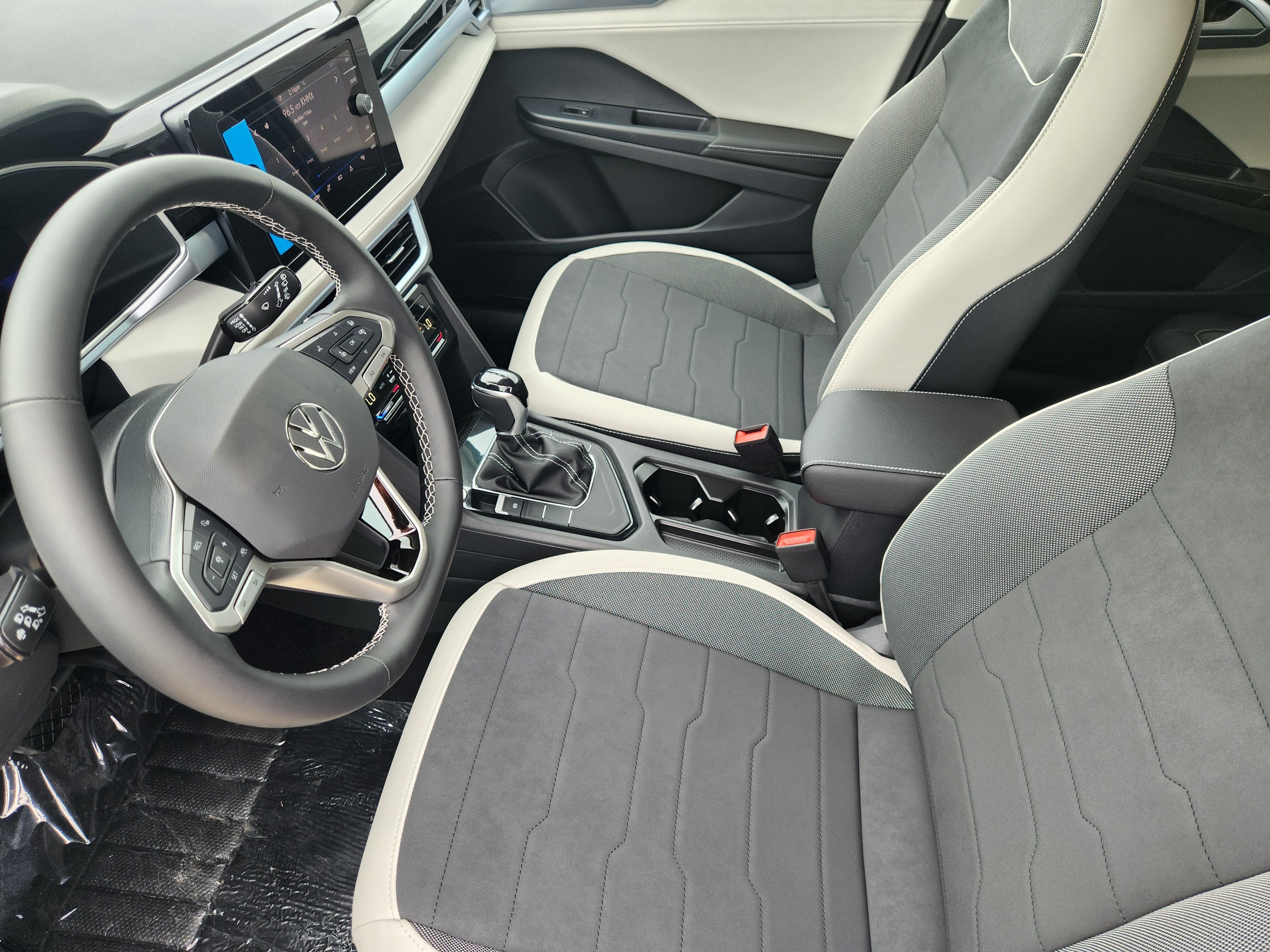 2027 Volkswagen Taos SE
