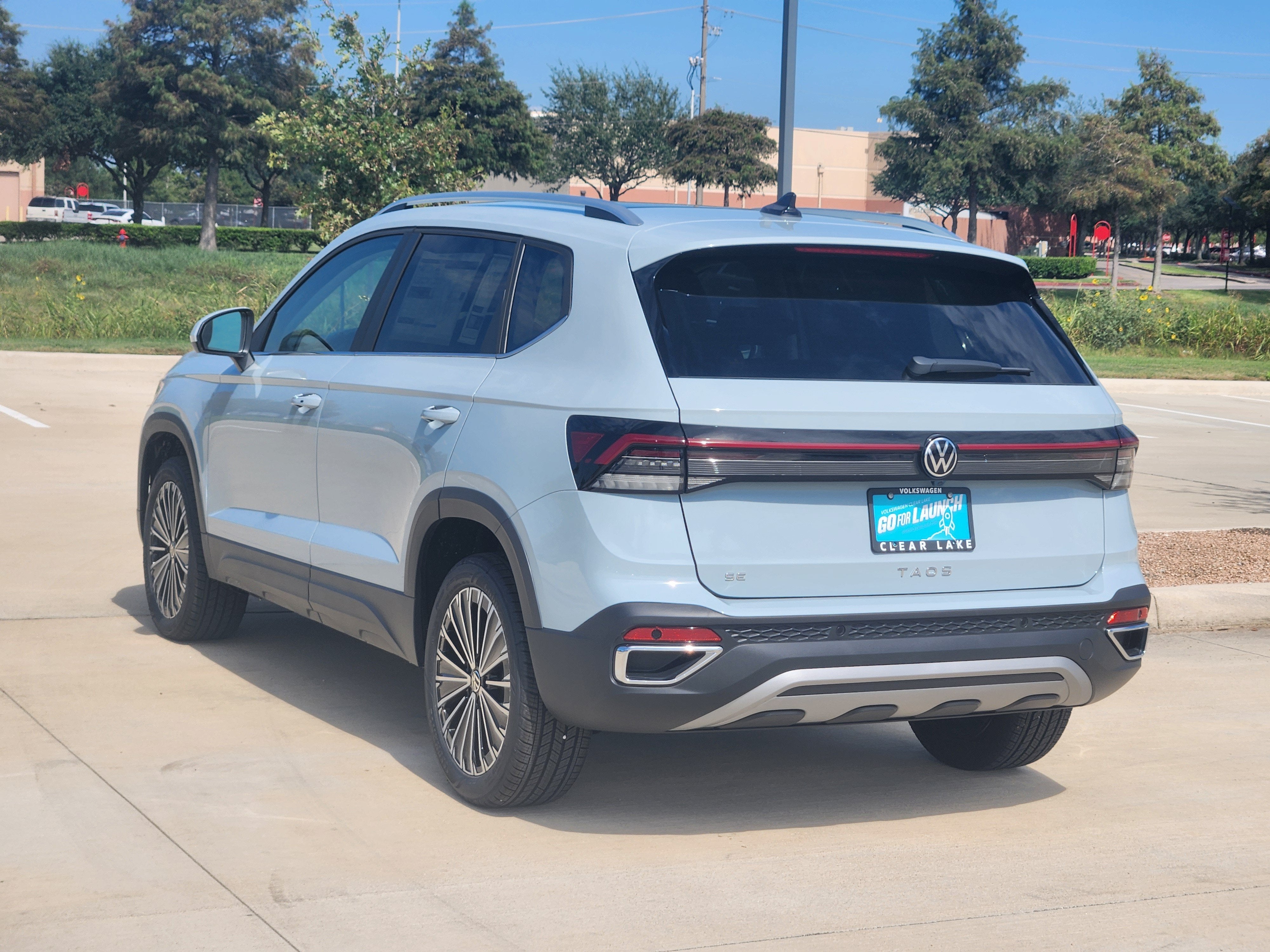 2027 Volkswagen Taos SE
