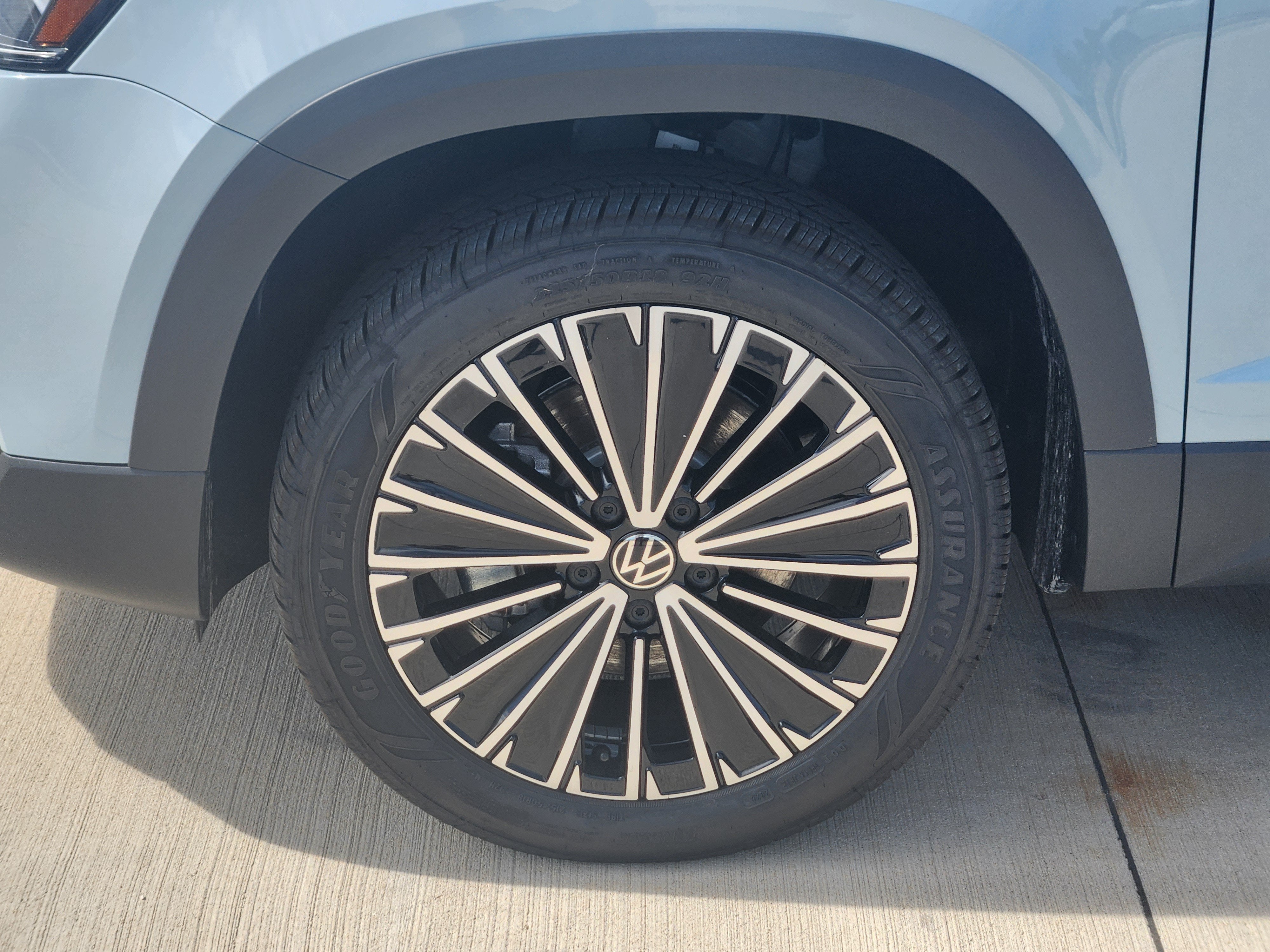 2027 Volkswagen Taos SE