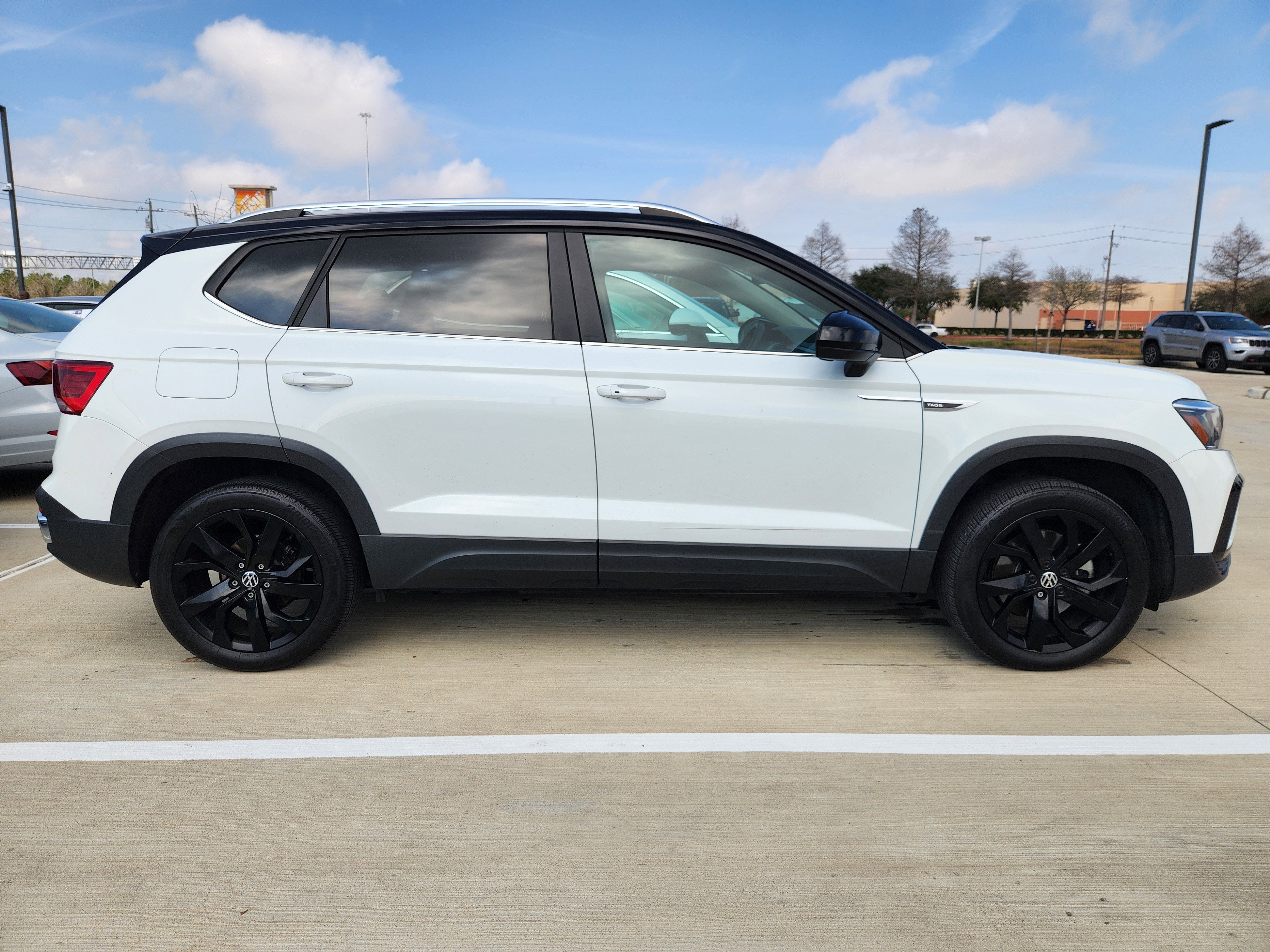 2023 Volkswagen Taos SE