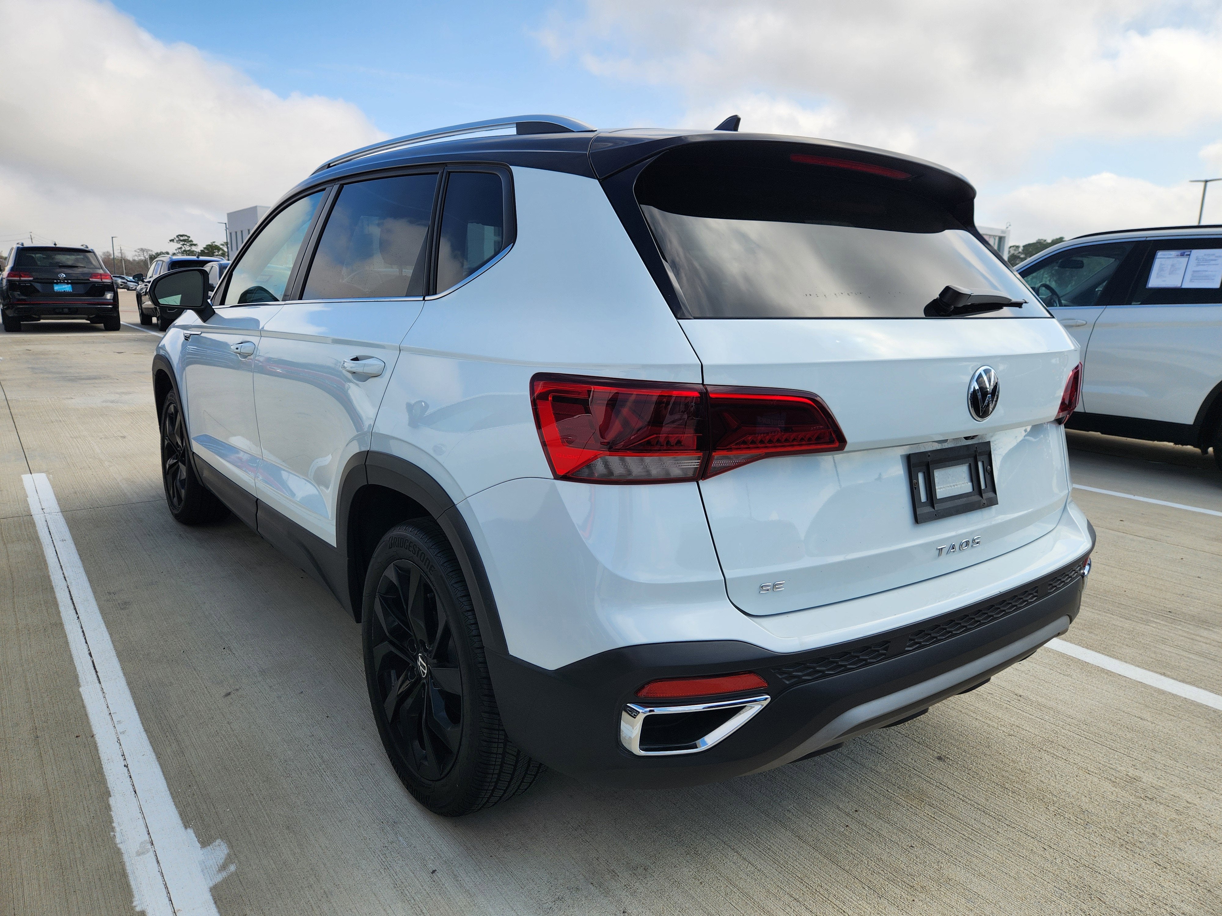 2023 Volkswagen Taos SE