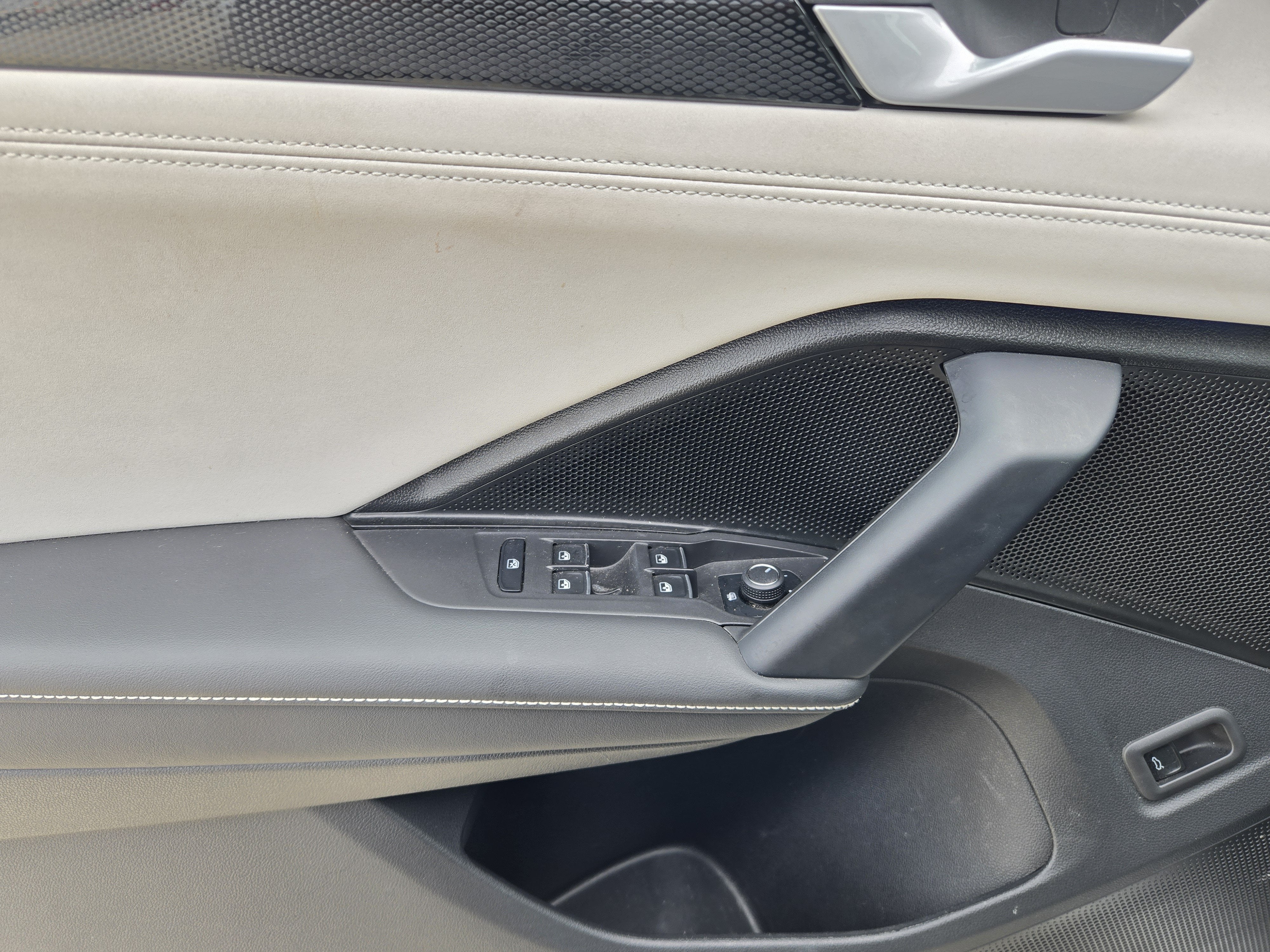 2025 Volkswagen Tiguan SE
