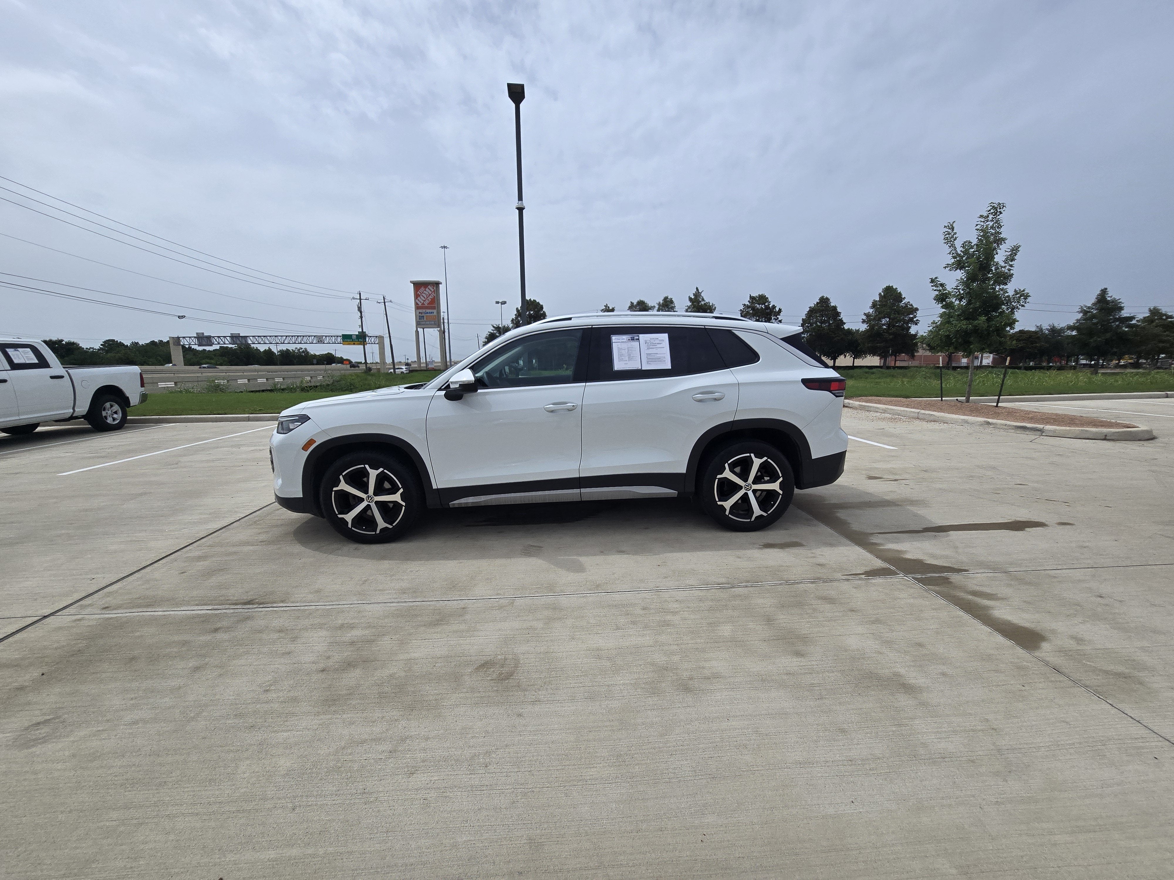 2025 Volkswagen Tiguan SE