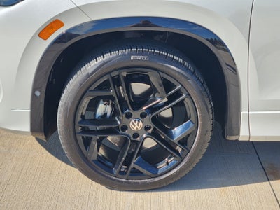 2025 Volkswagen Tiguan SE R-Line Black