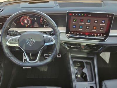 2025 Volkswagen Tiguan SE R-Line Black