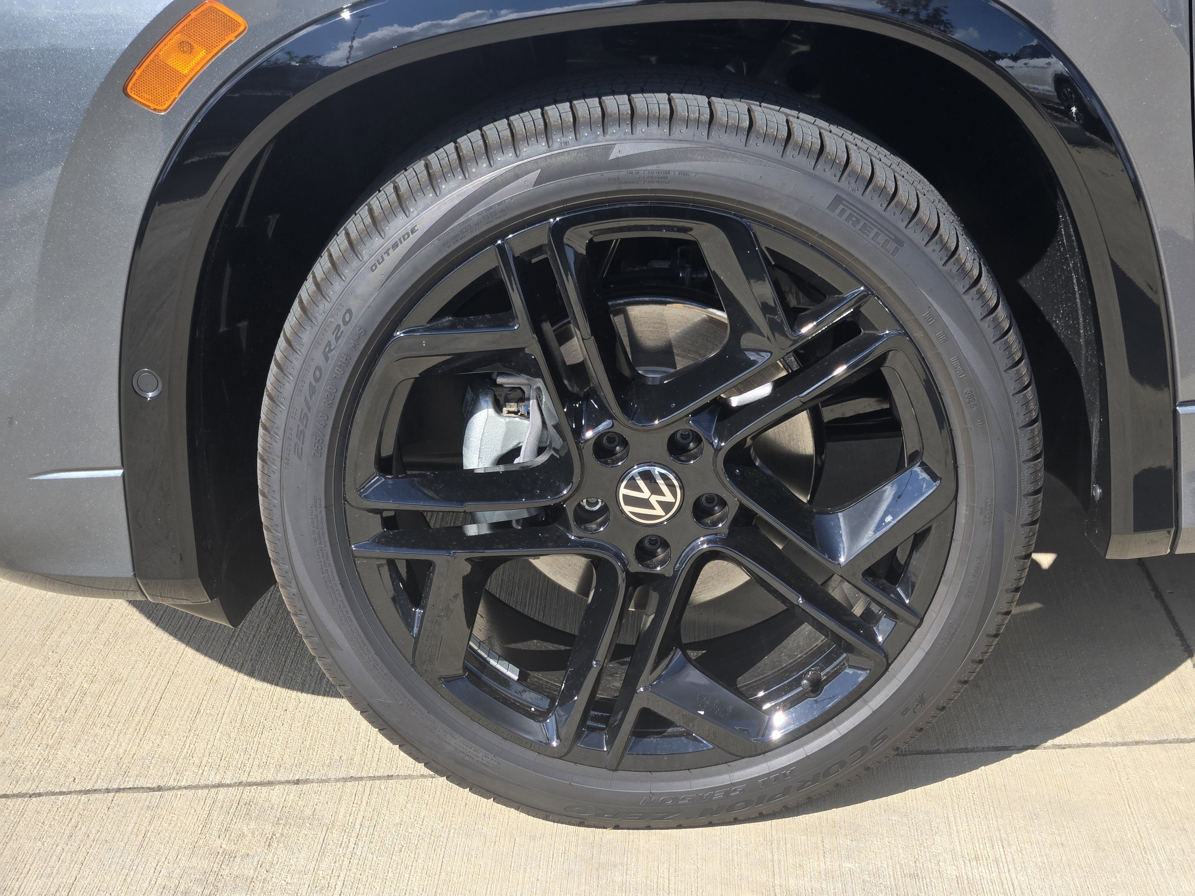 2026 Volkswagen Tiguan SE R-Line Black