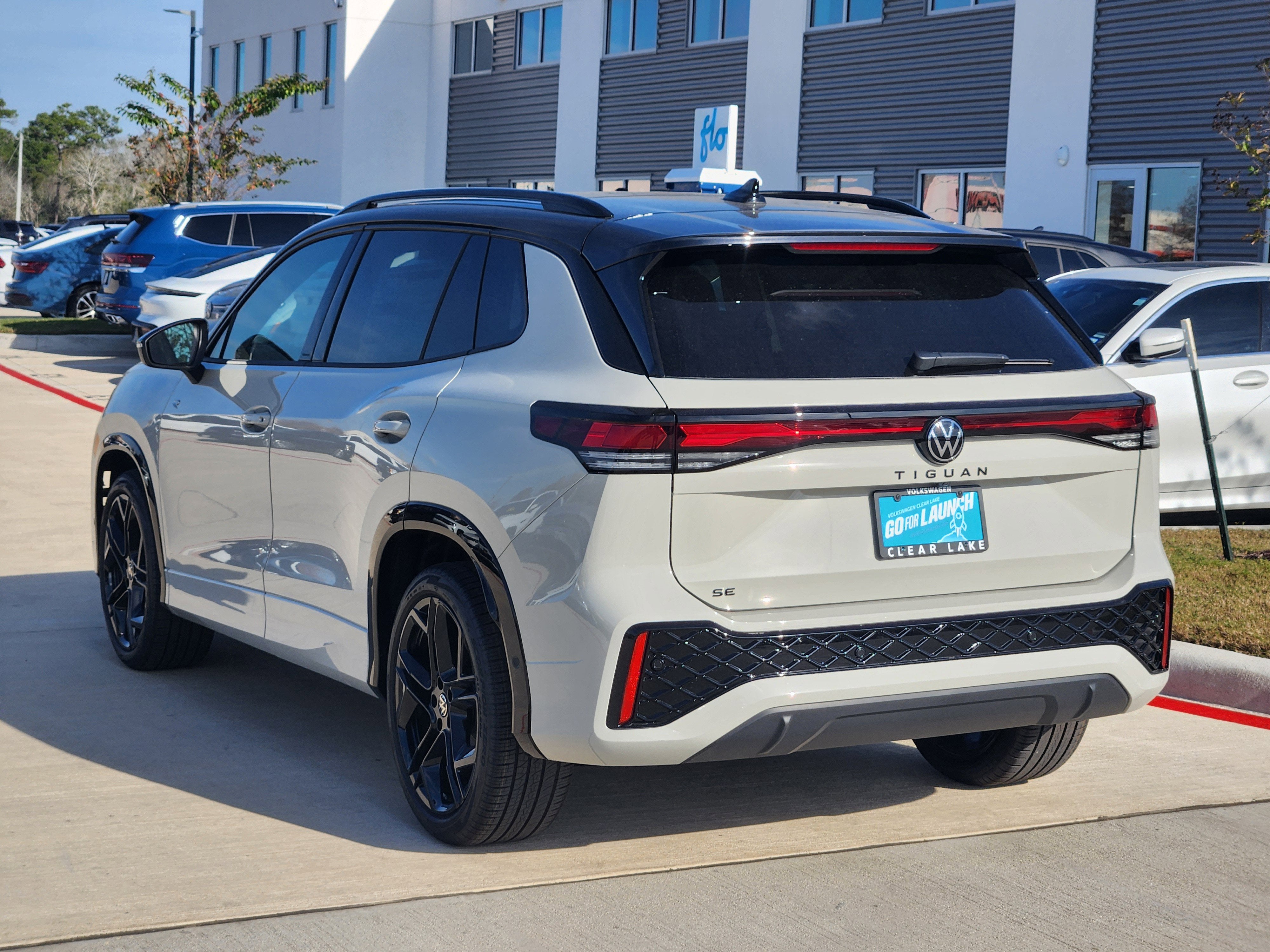 2026 Volkswagen Tiguan SE R-Line Black