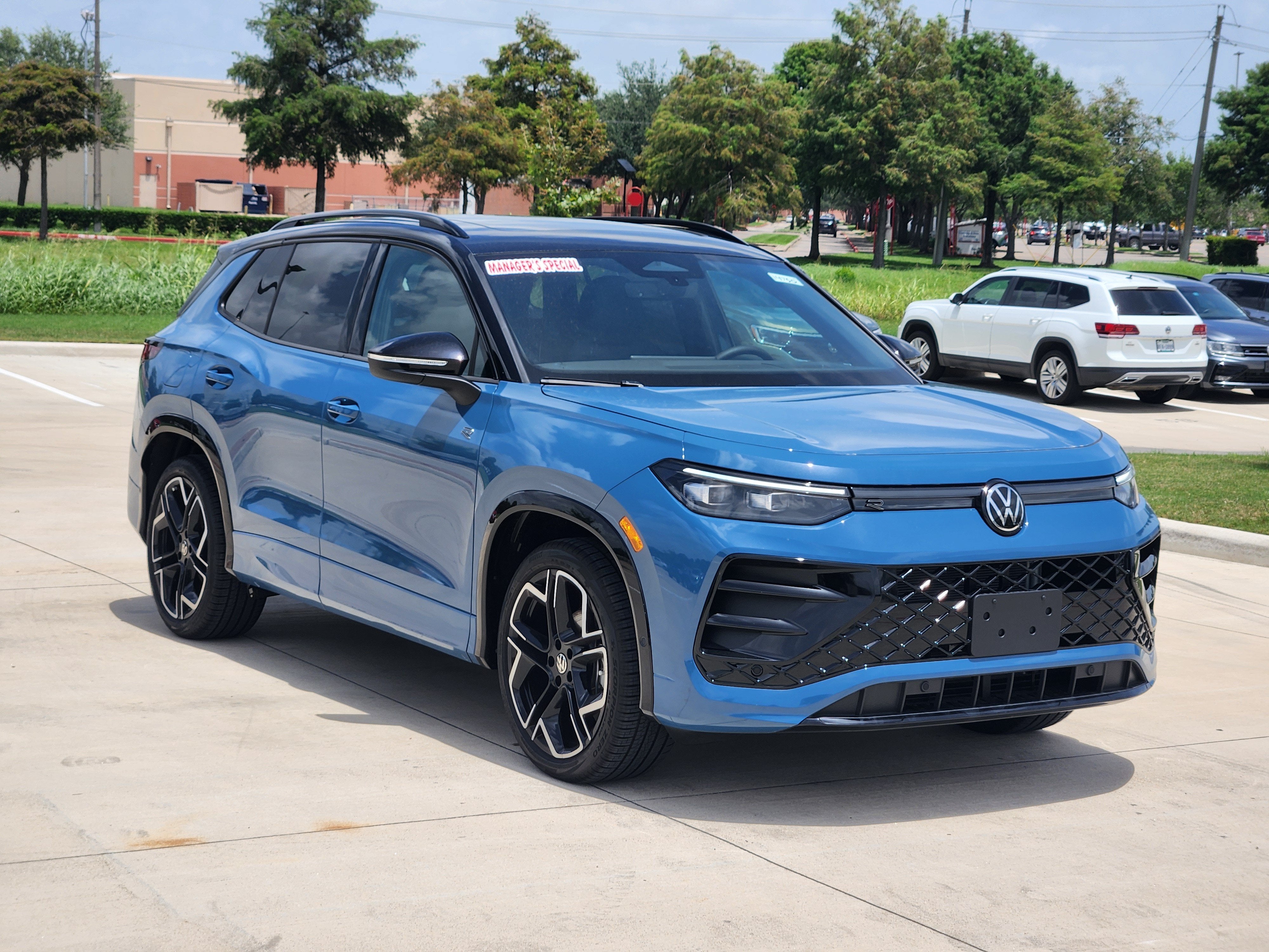 2026 Volkswagen Tiguan SE R-Line Black