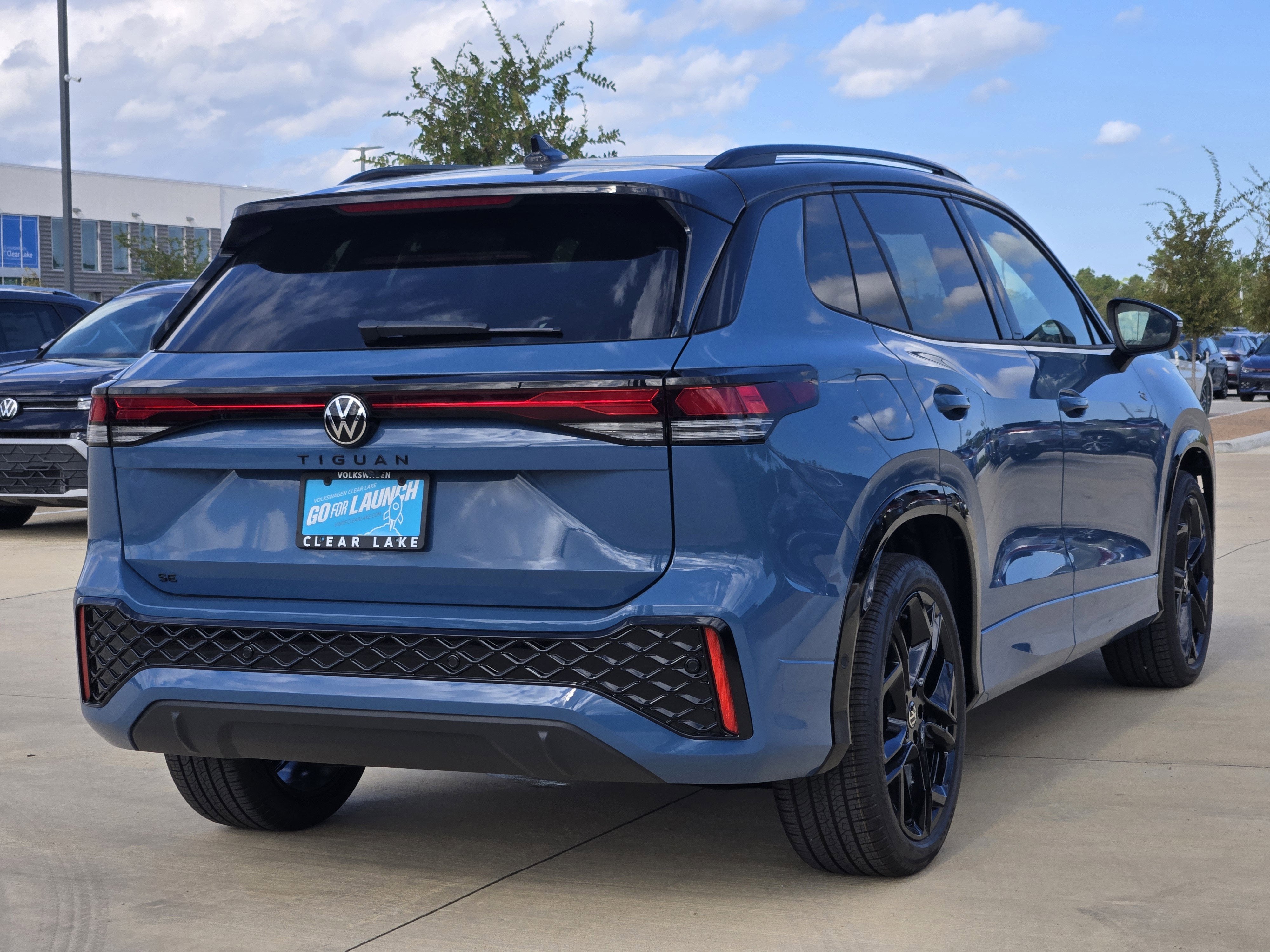 2026 Volkswagen Tiguan SE R-Line Black