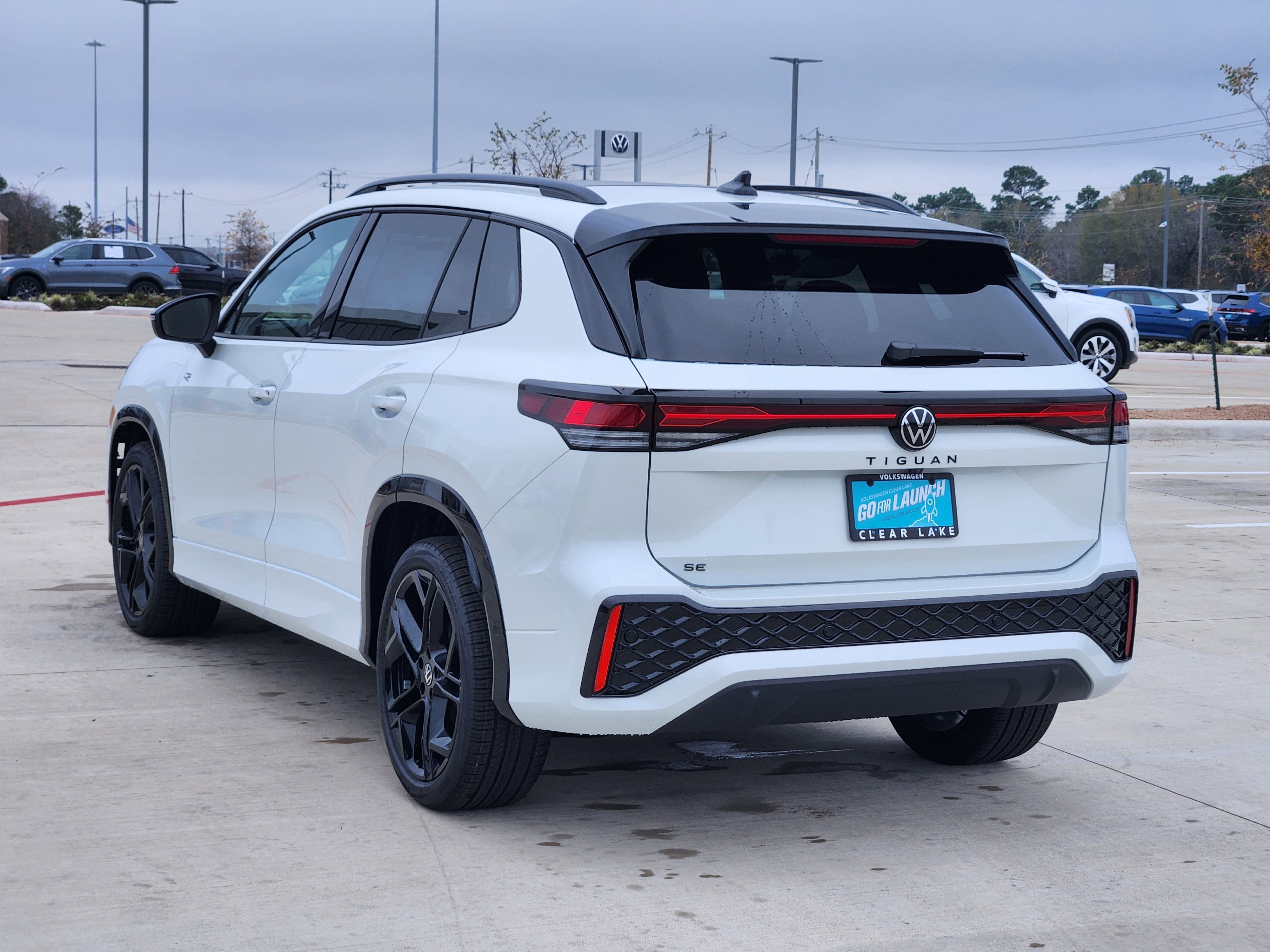 2026 Volkswagen Tiguan SE R-Line Black