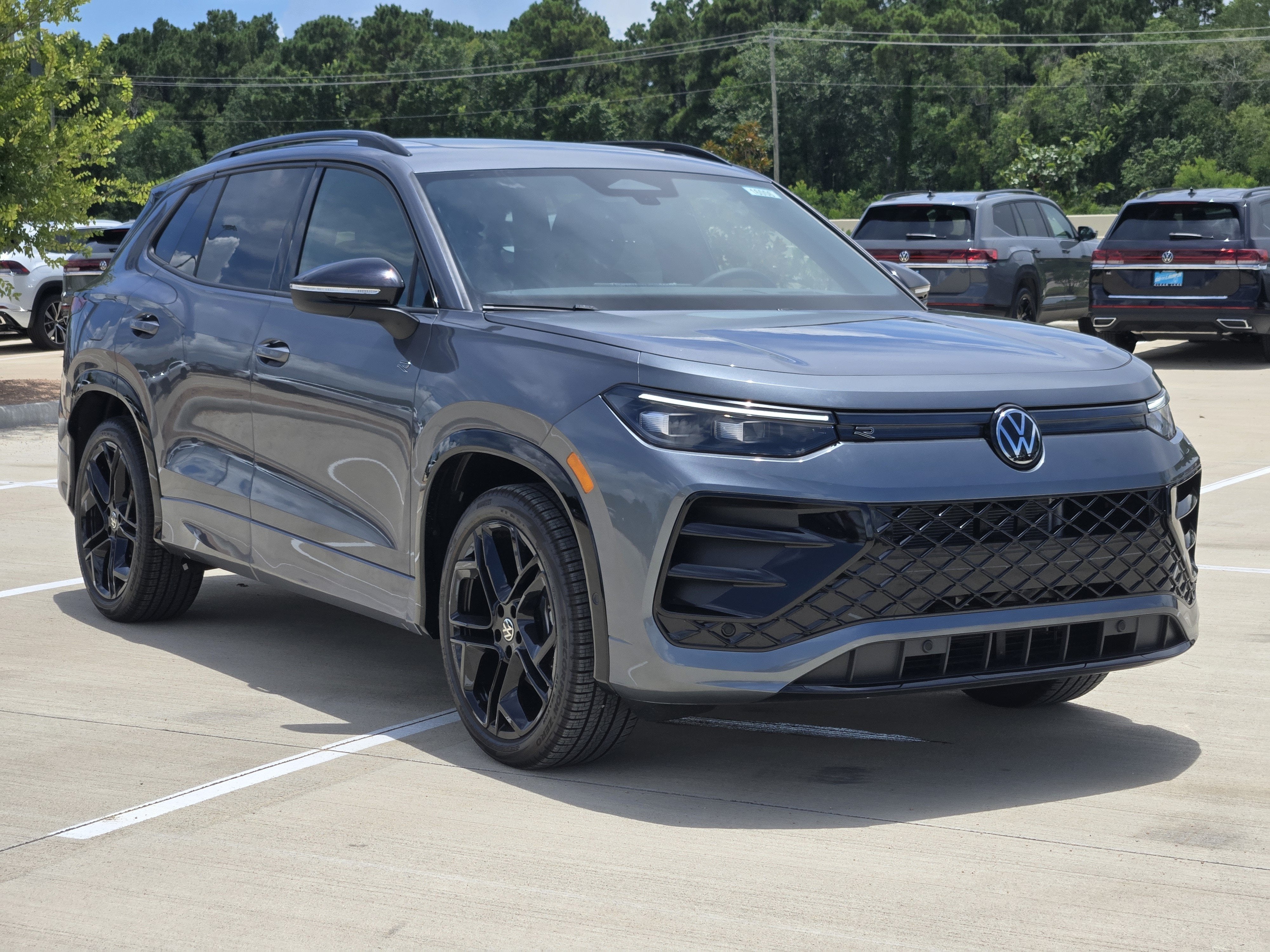 2026 Volkswagen Tiguan SE R-Line Black