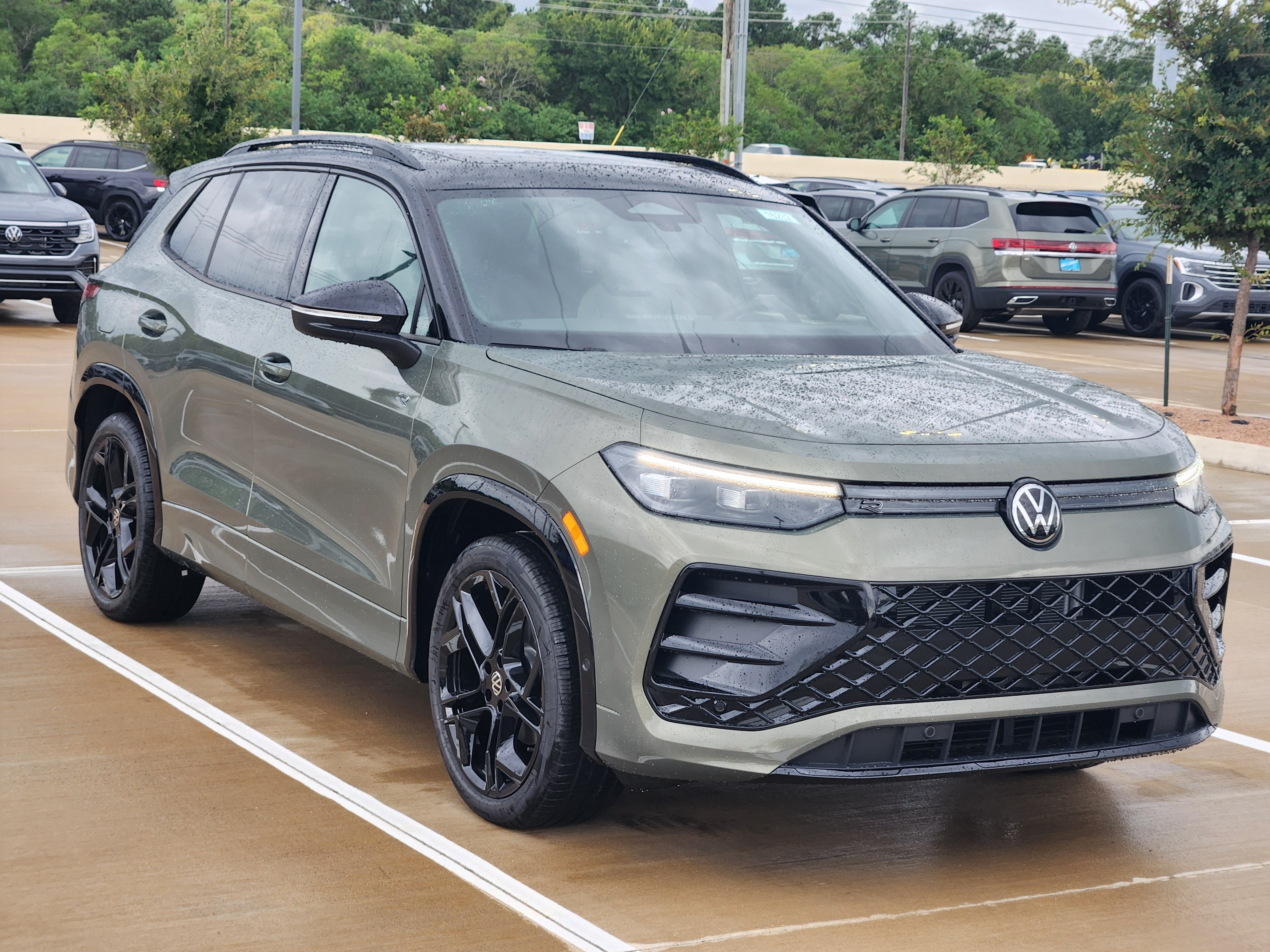 2026 Volkswagen Tiguan SE R-Line Black