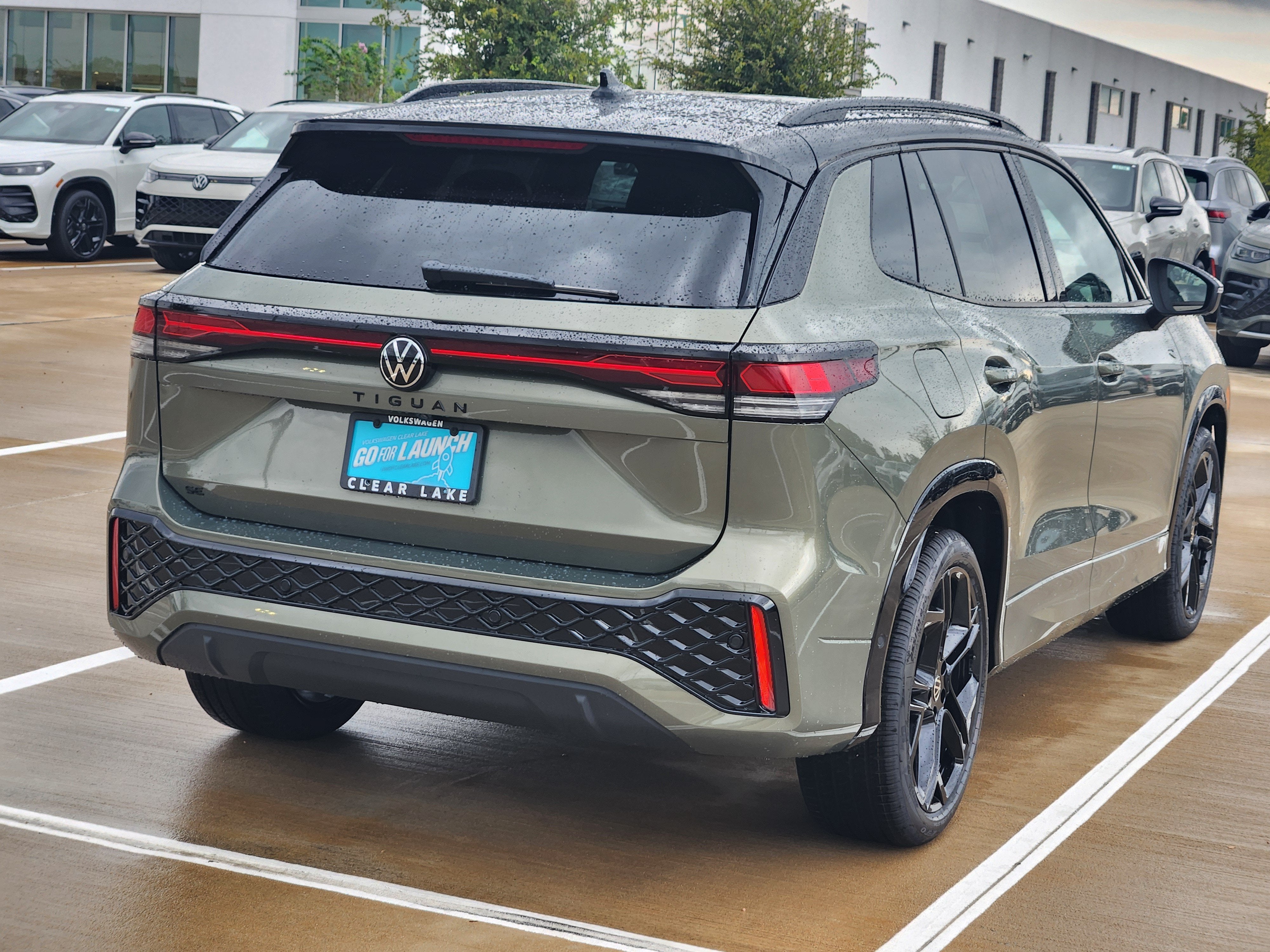 2026 Volkswagen Tiguan SE R-Line Black