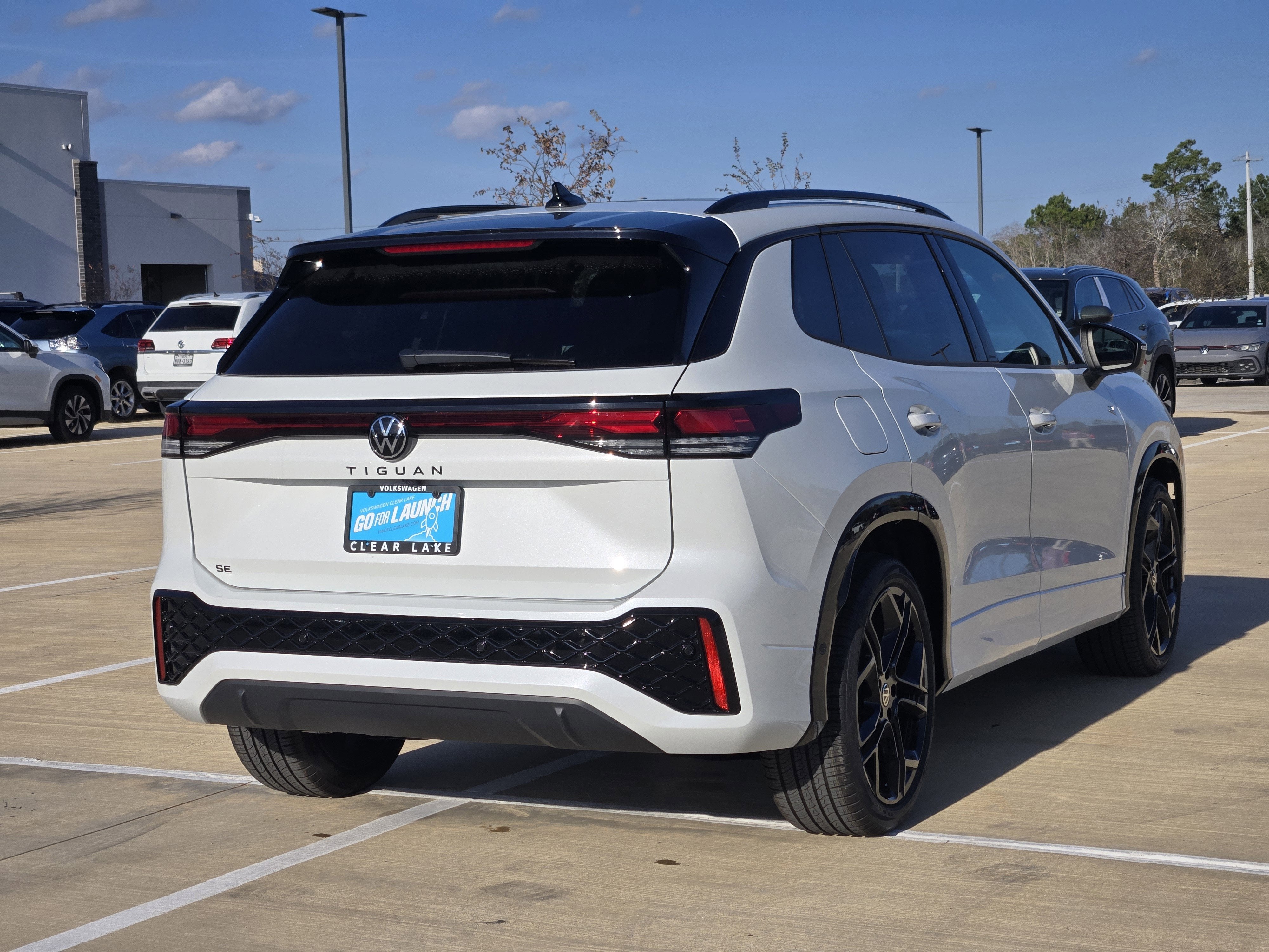 2026 Volkswagen Tiguan SE R-Line Black