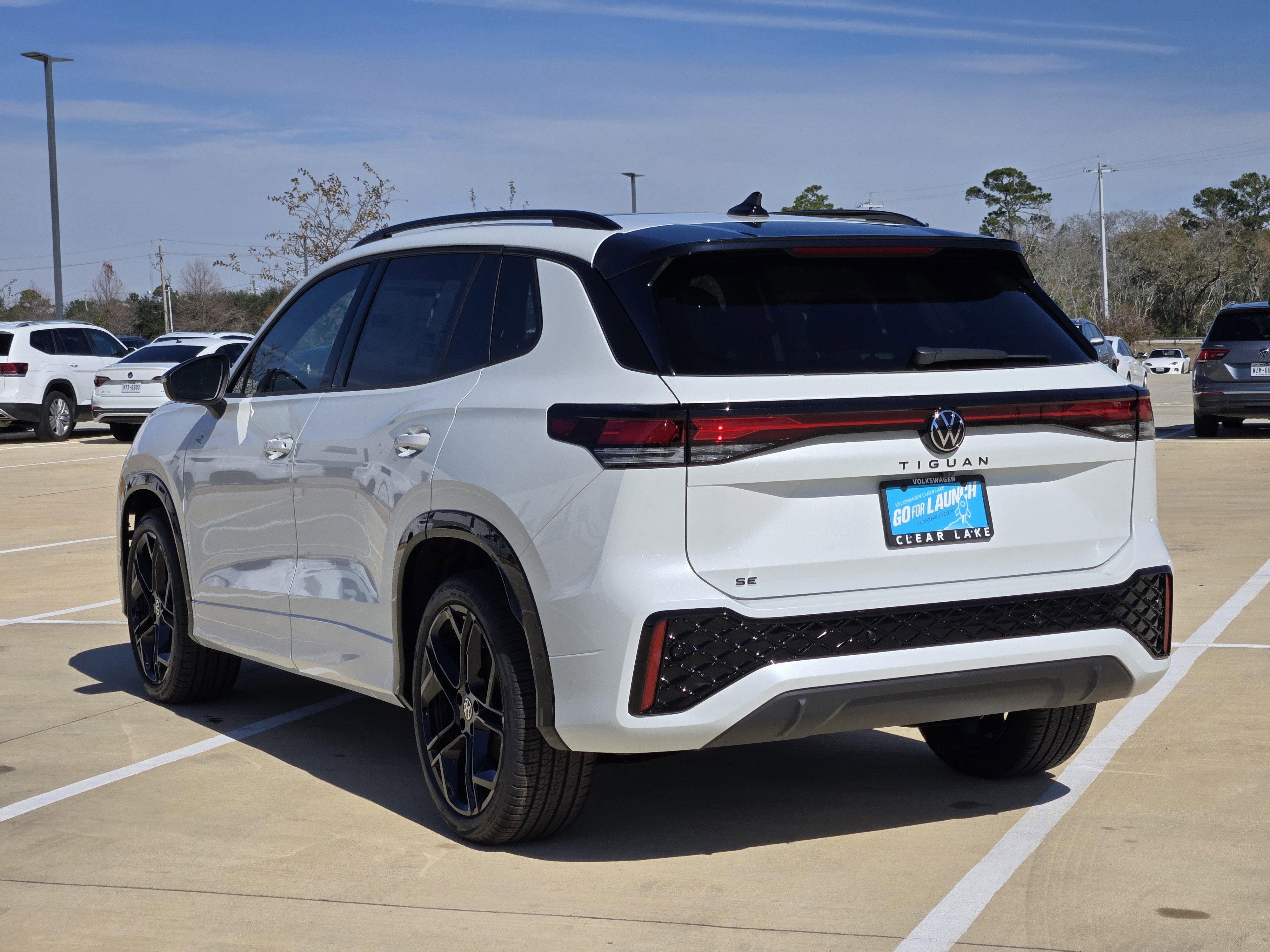 2026 Volkswagen Tiguan SE R-Line Black