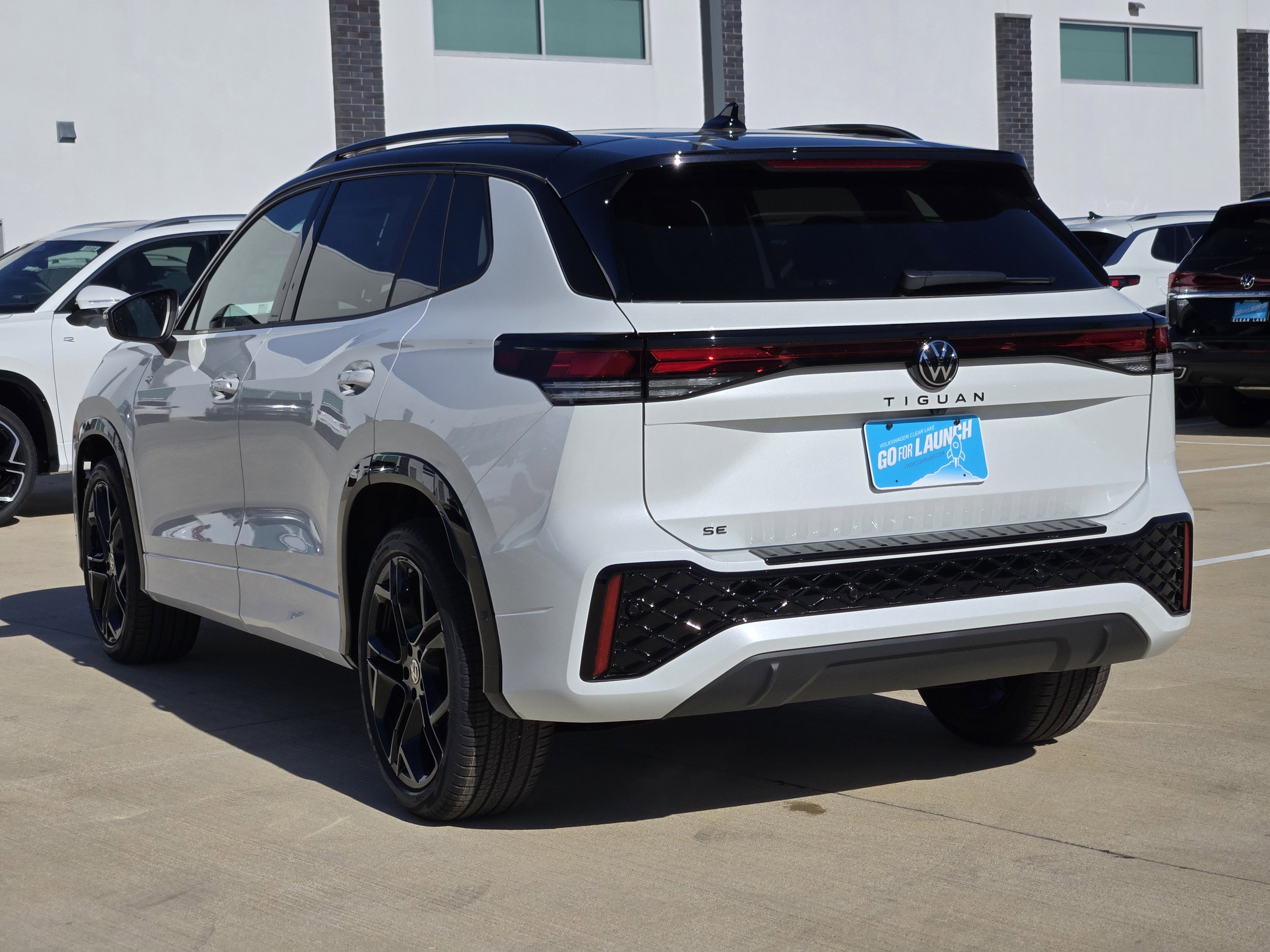 2026 Volkswagen Tiguan SE R-Line Black