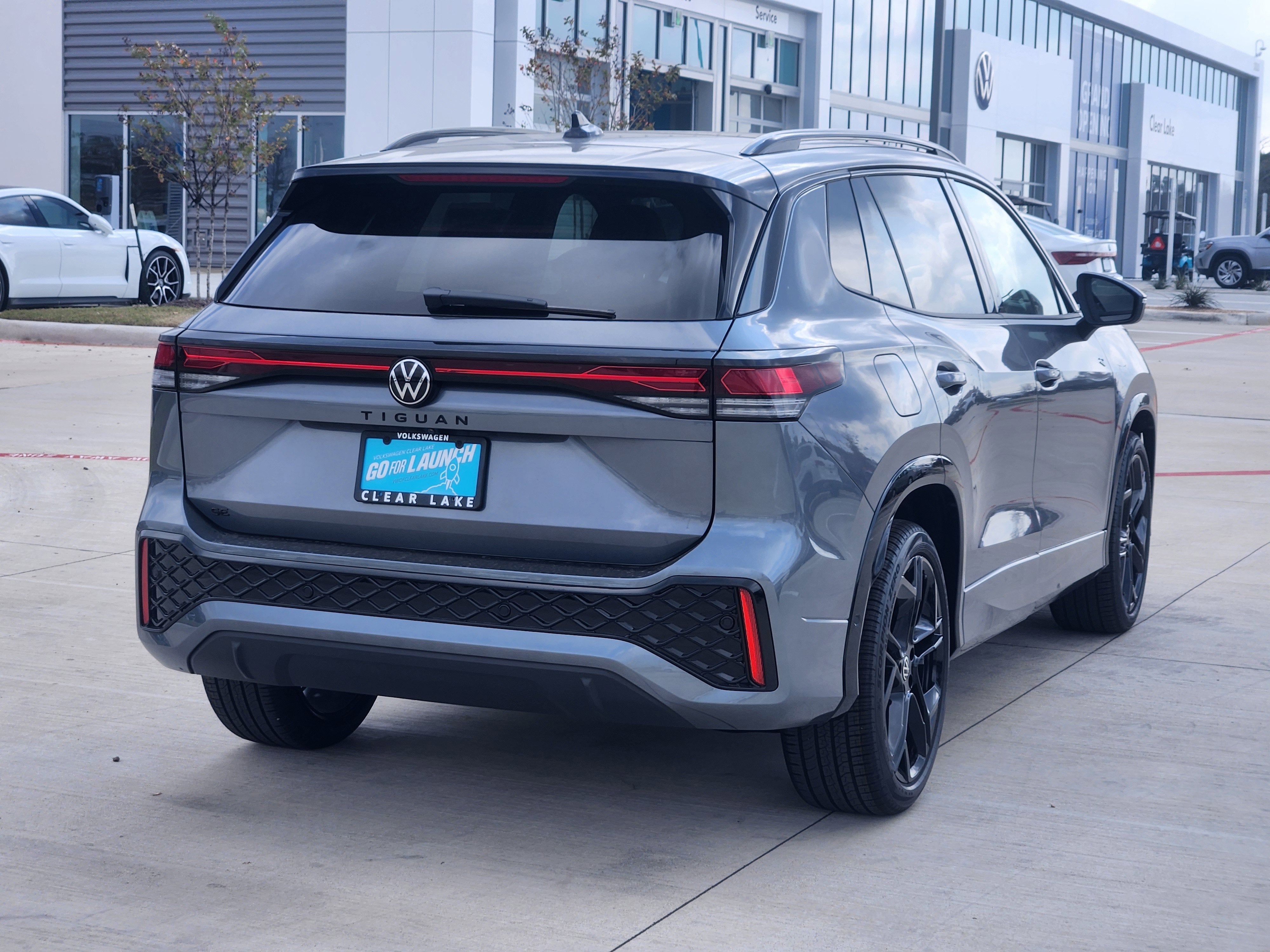 2026 Volkswagen Tiguan SE R-Line Black