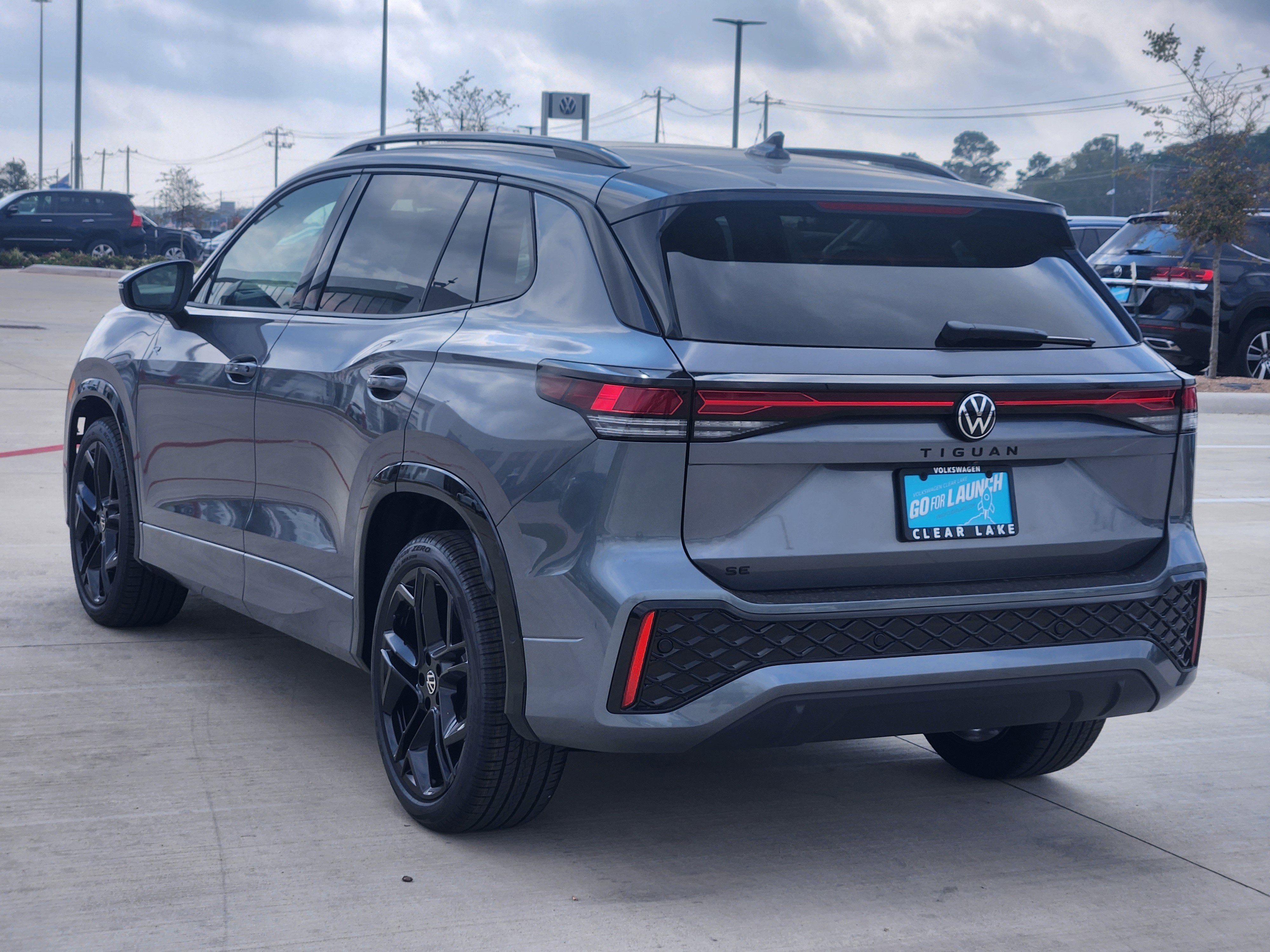 2026 Volkswagen Tiguan SE R-Line Black