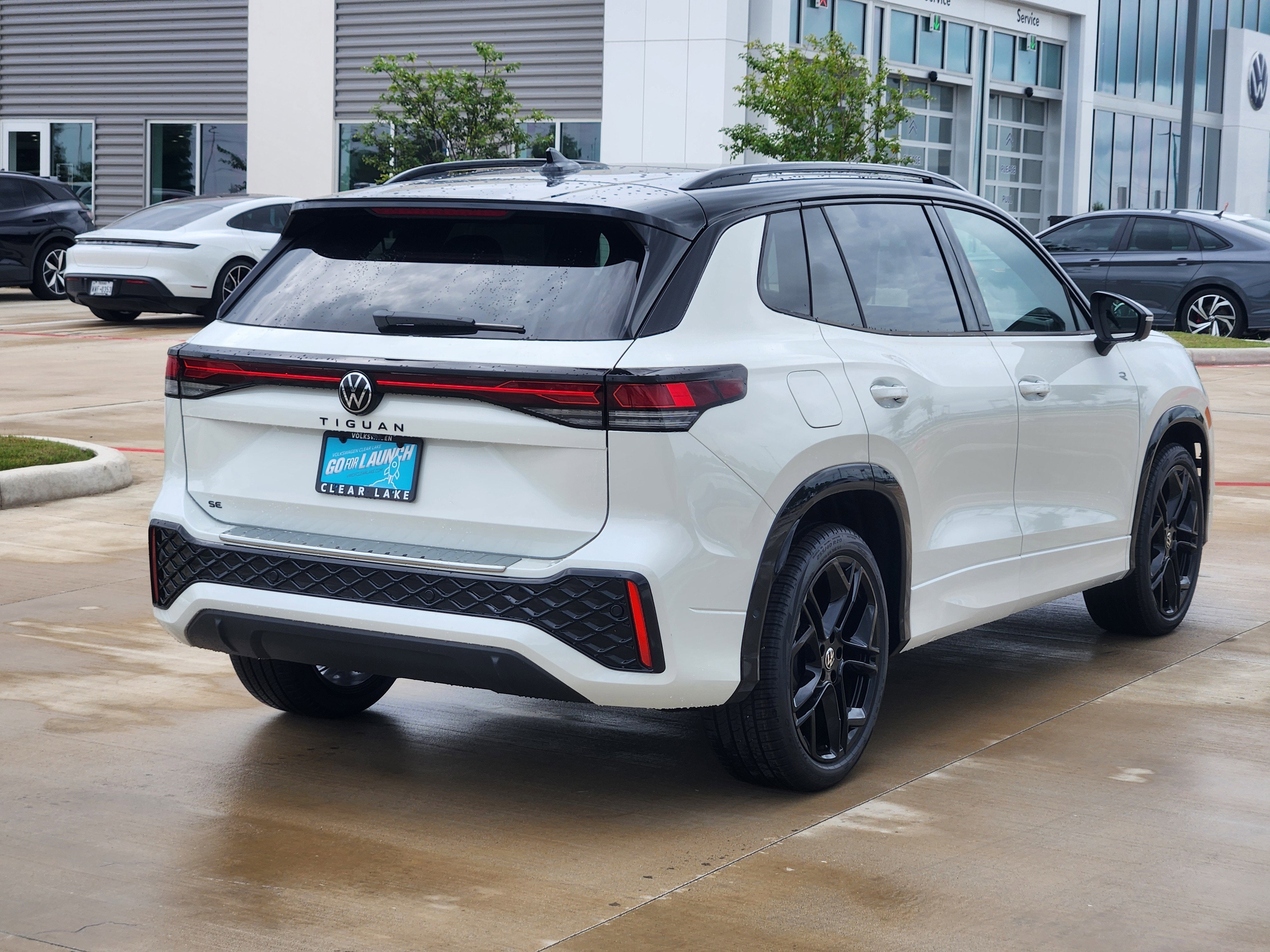 2026 Volkswagen Tiguan SE R-Line Black