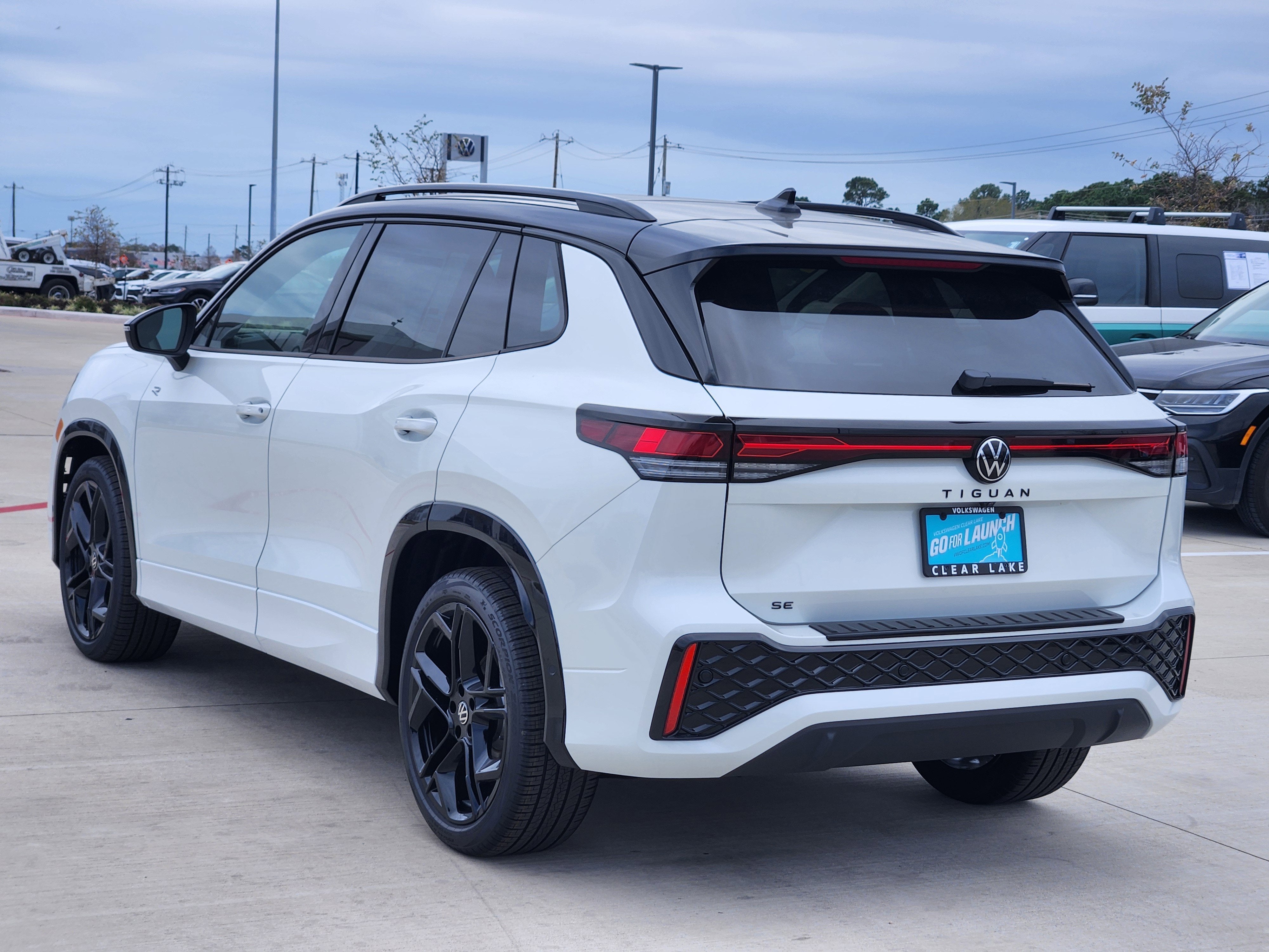 2026 Volkswagen Tiguan SE R-Line Black