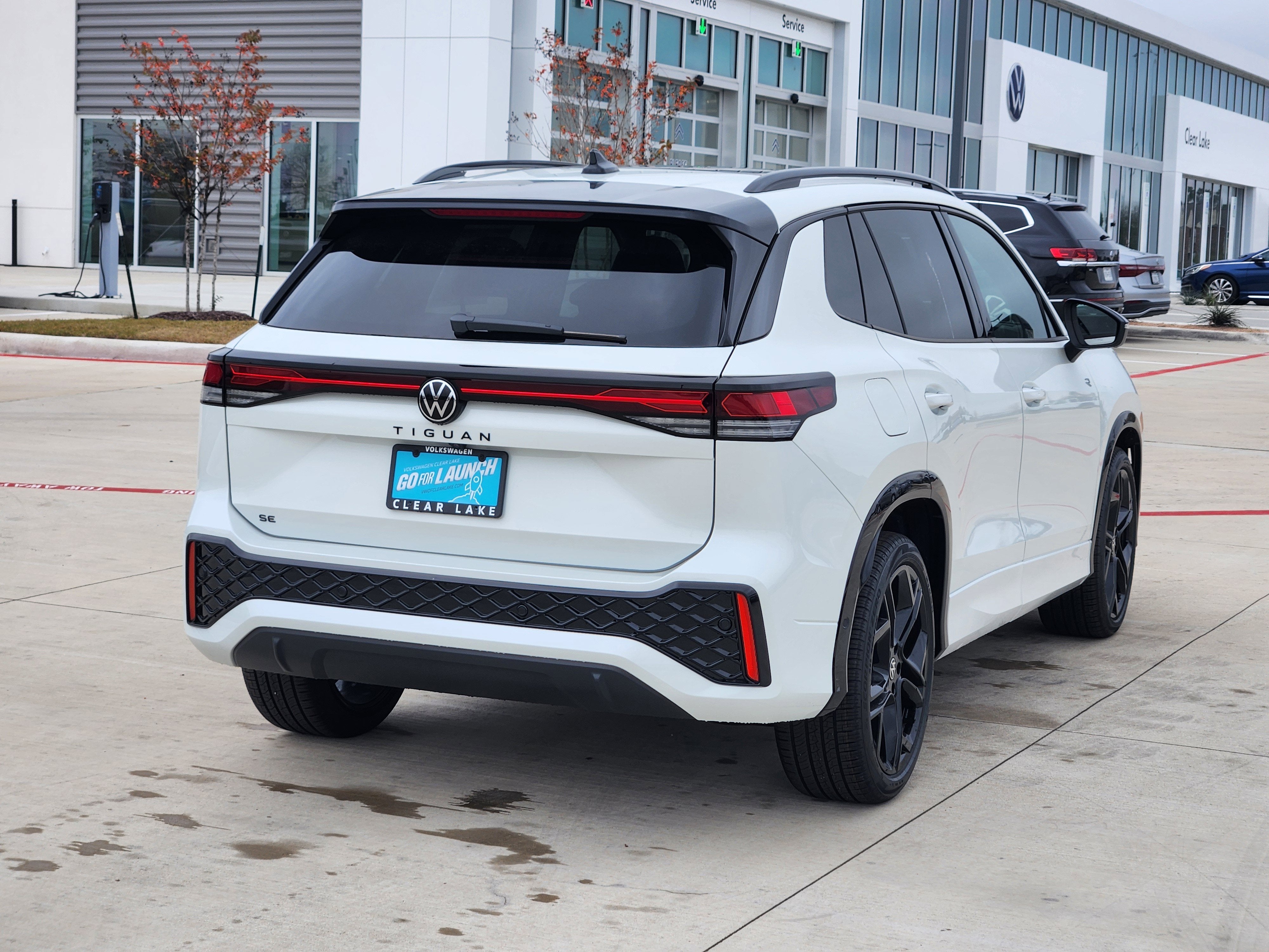 2026 Volkswagen Tiguan SE R-Line Black